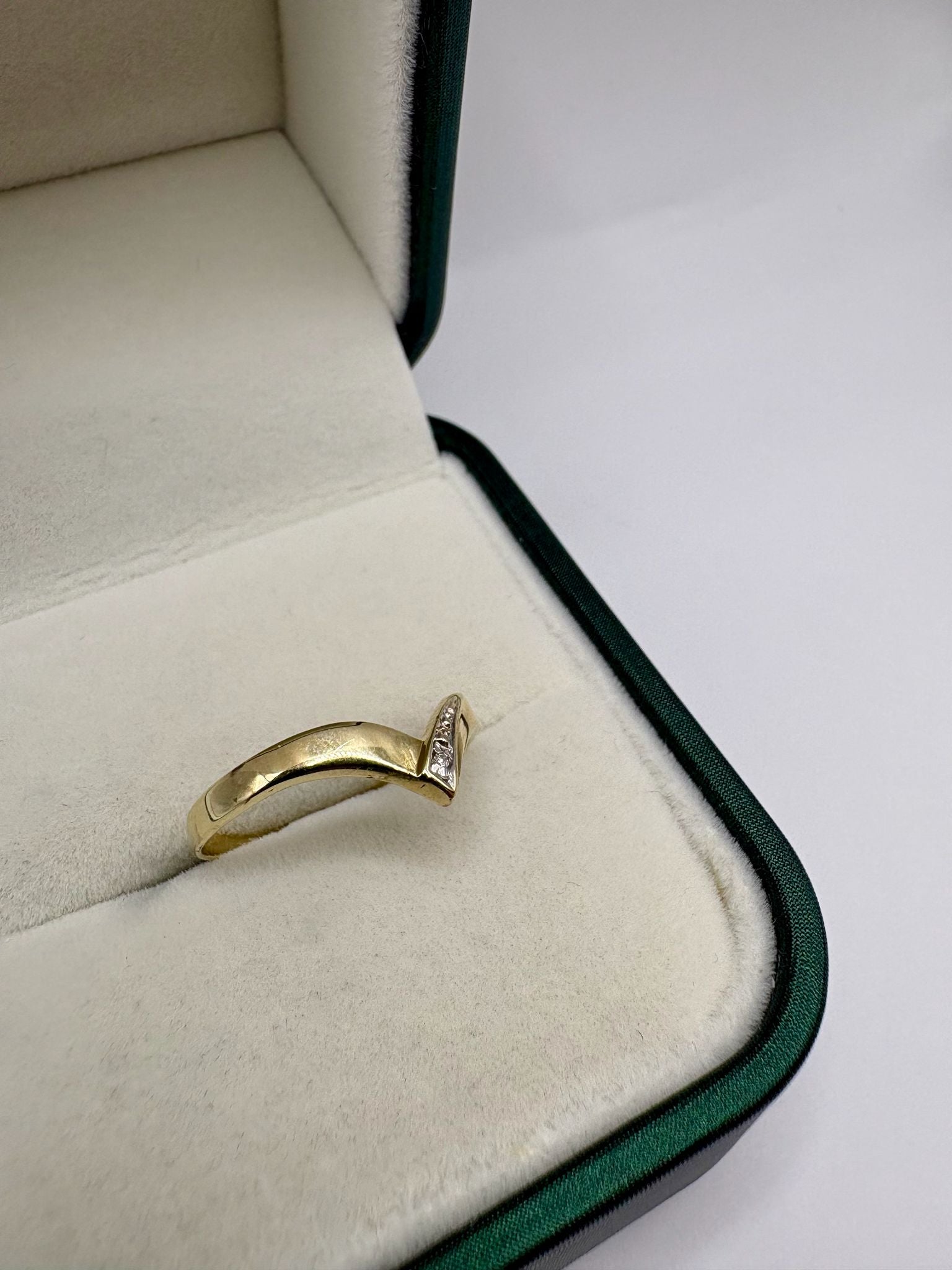 9ct gold diamond wishbone ring