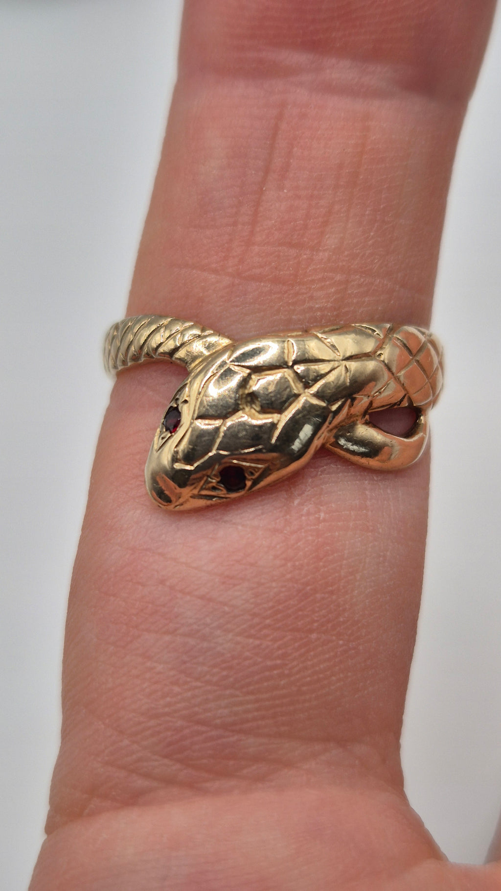 9ct gold garnet snake ring