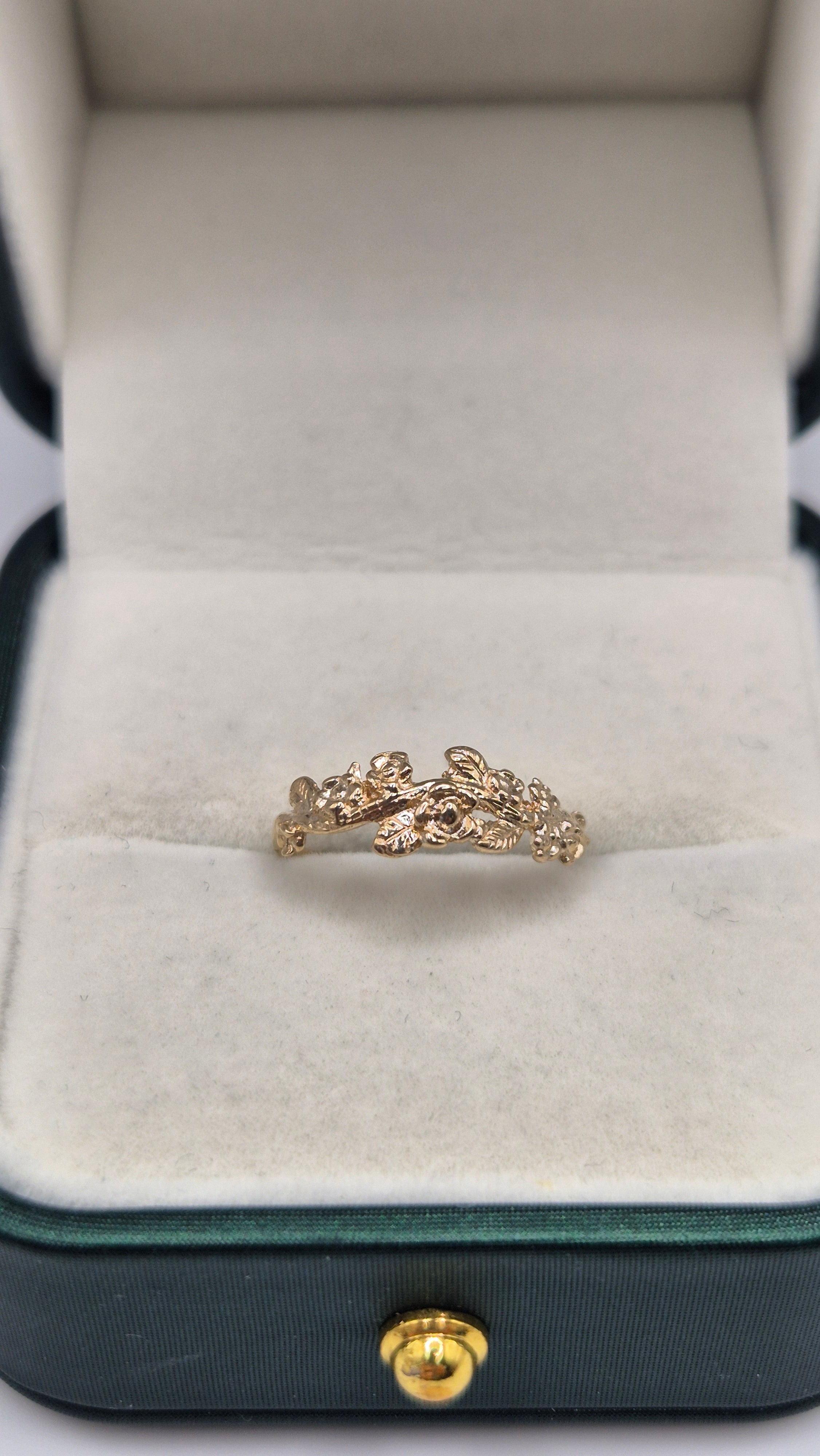 9ct gold forget me knot ring