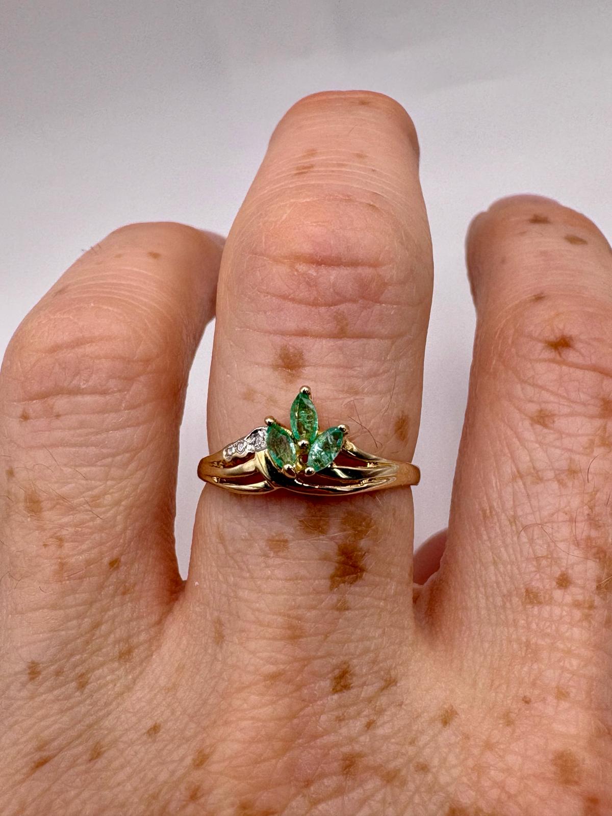 9ct gold emerald and diamond ring