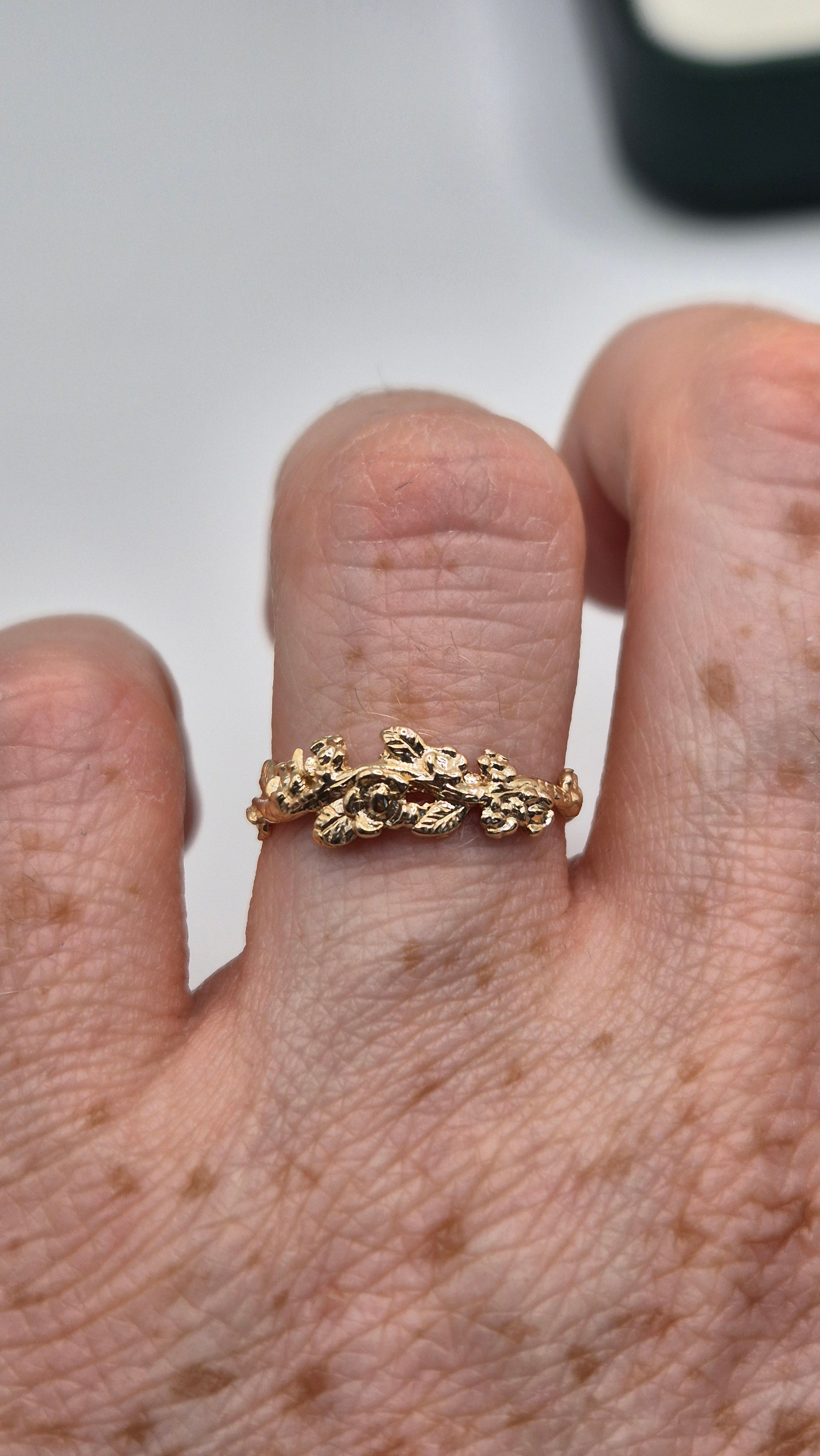 9ct gold forget me knot ring