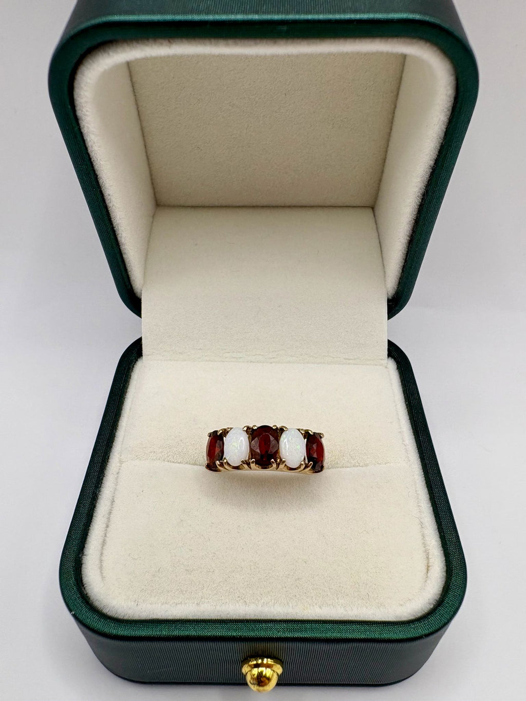 9ct gold garnet and opal ring