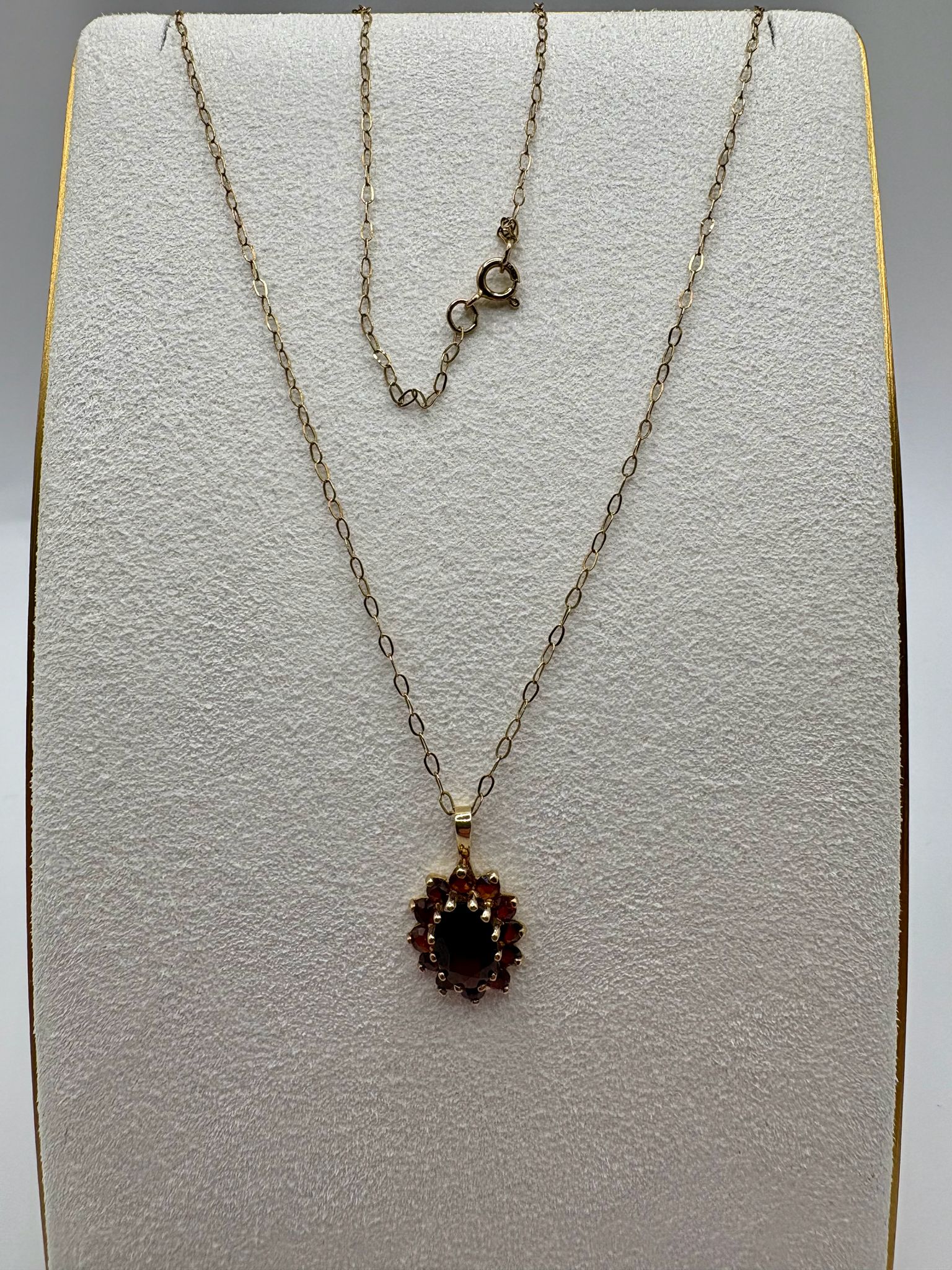 9ct gold garnet necklace