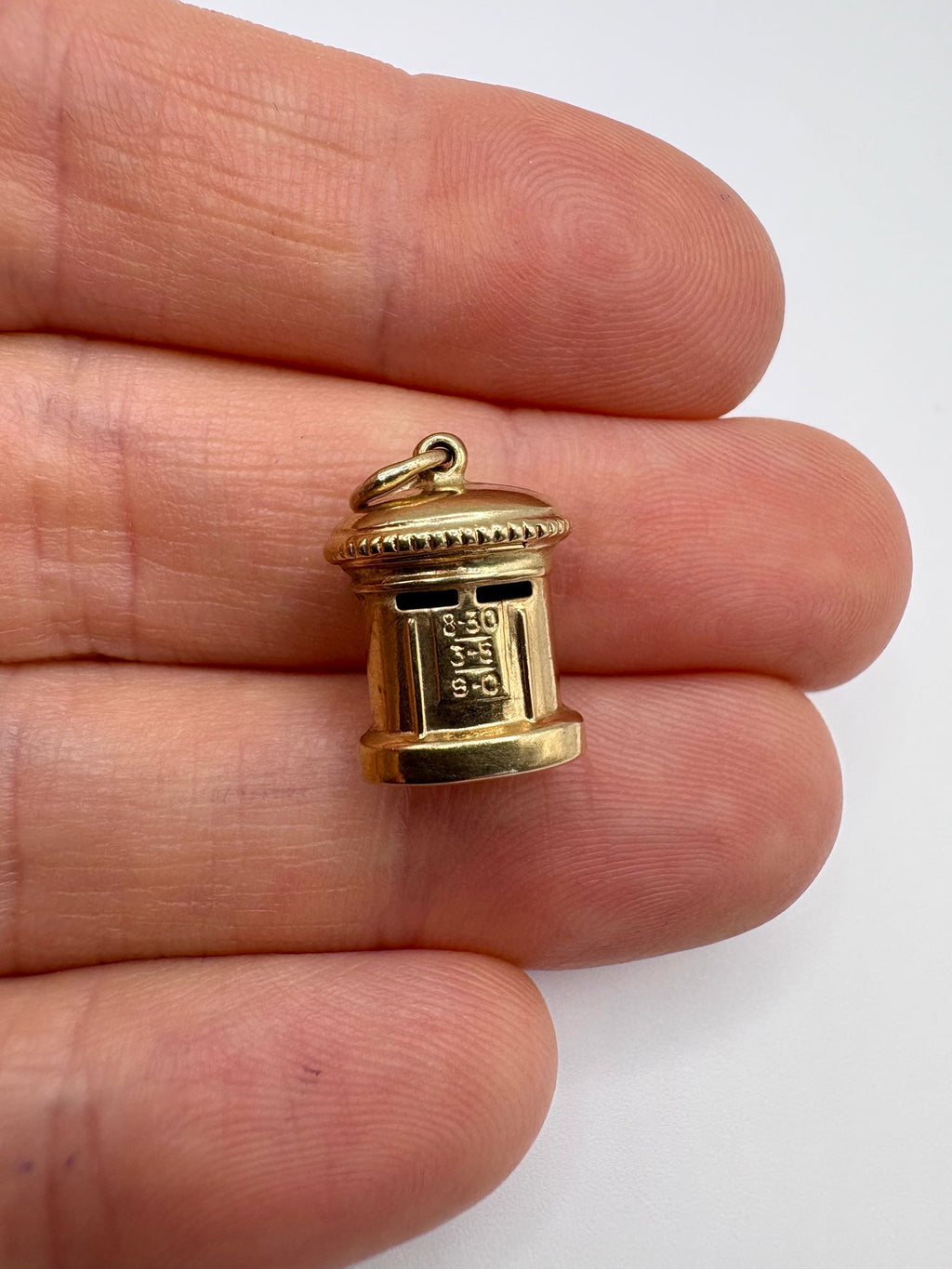 9ct gold post box charm