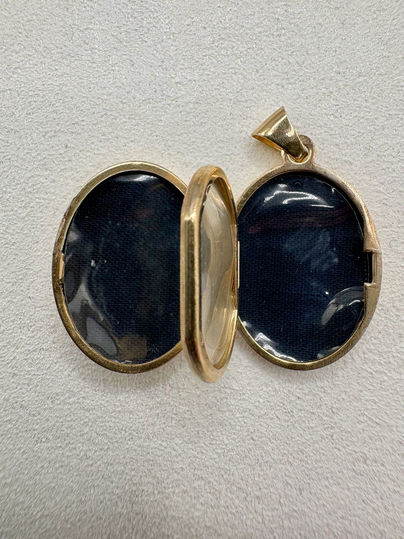9ct gold engraved double locket