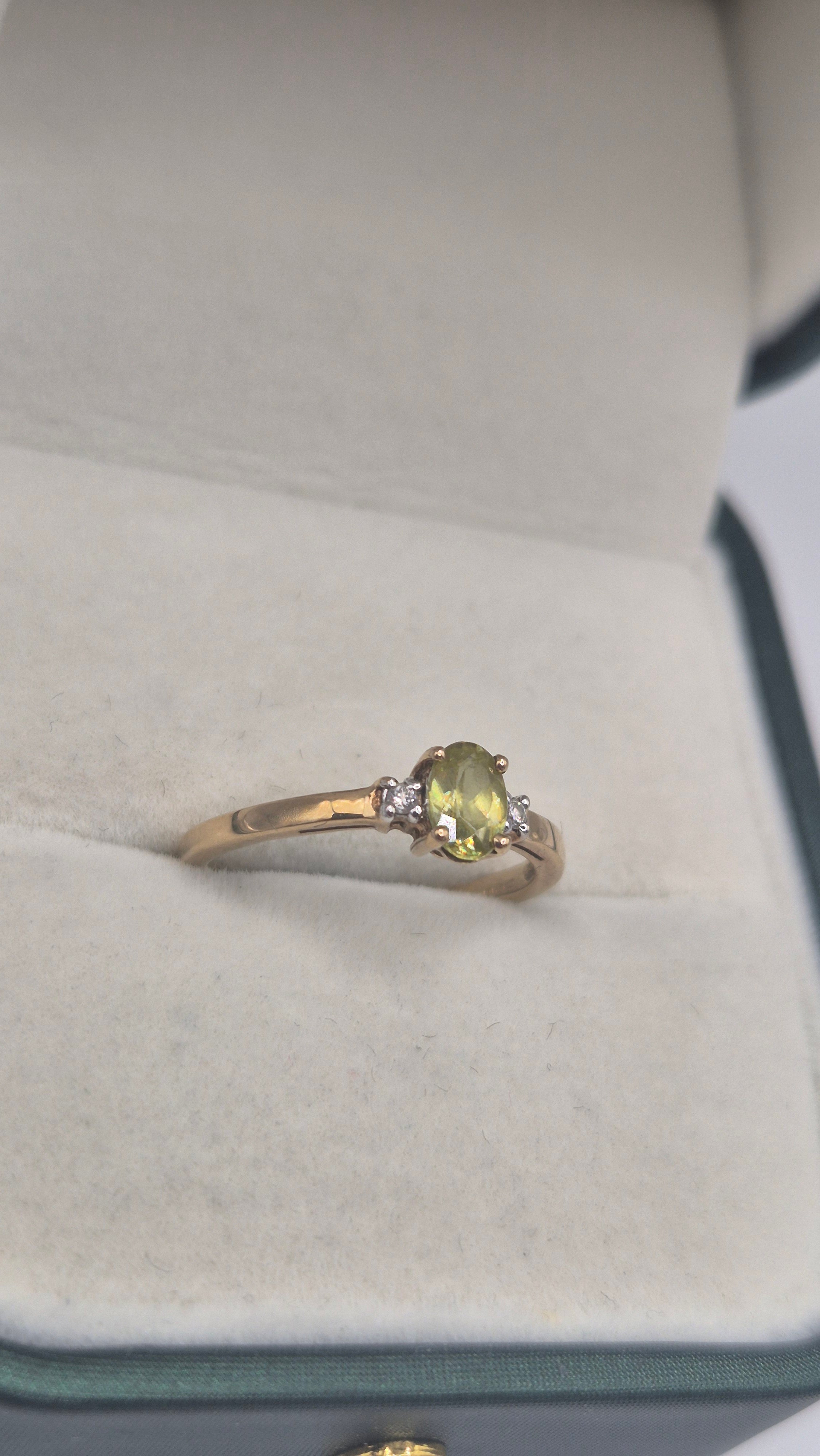 9ct gold sphene and diamond ring