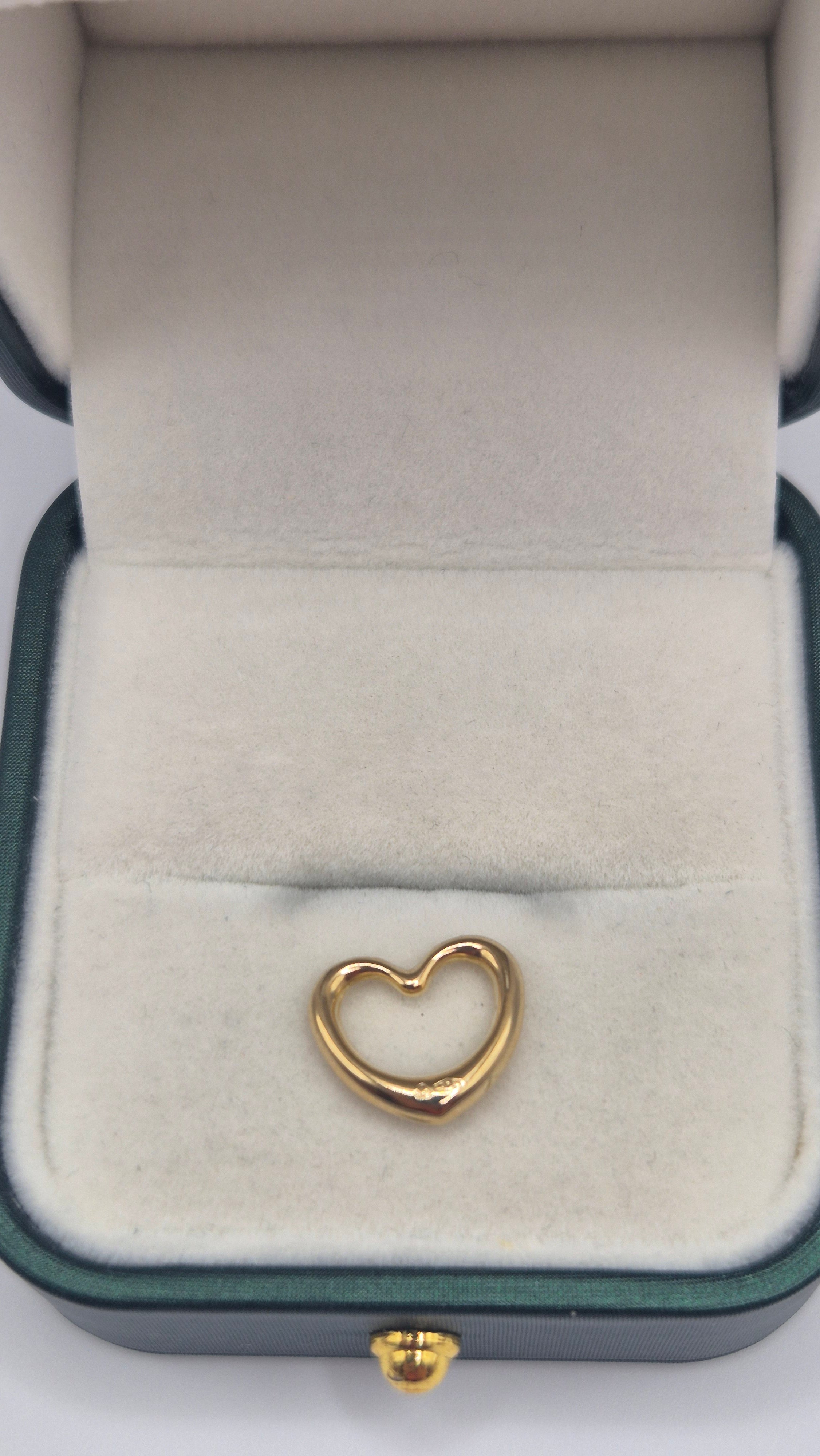 9ct gold heart pendant