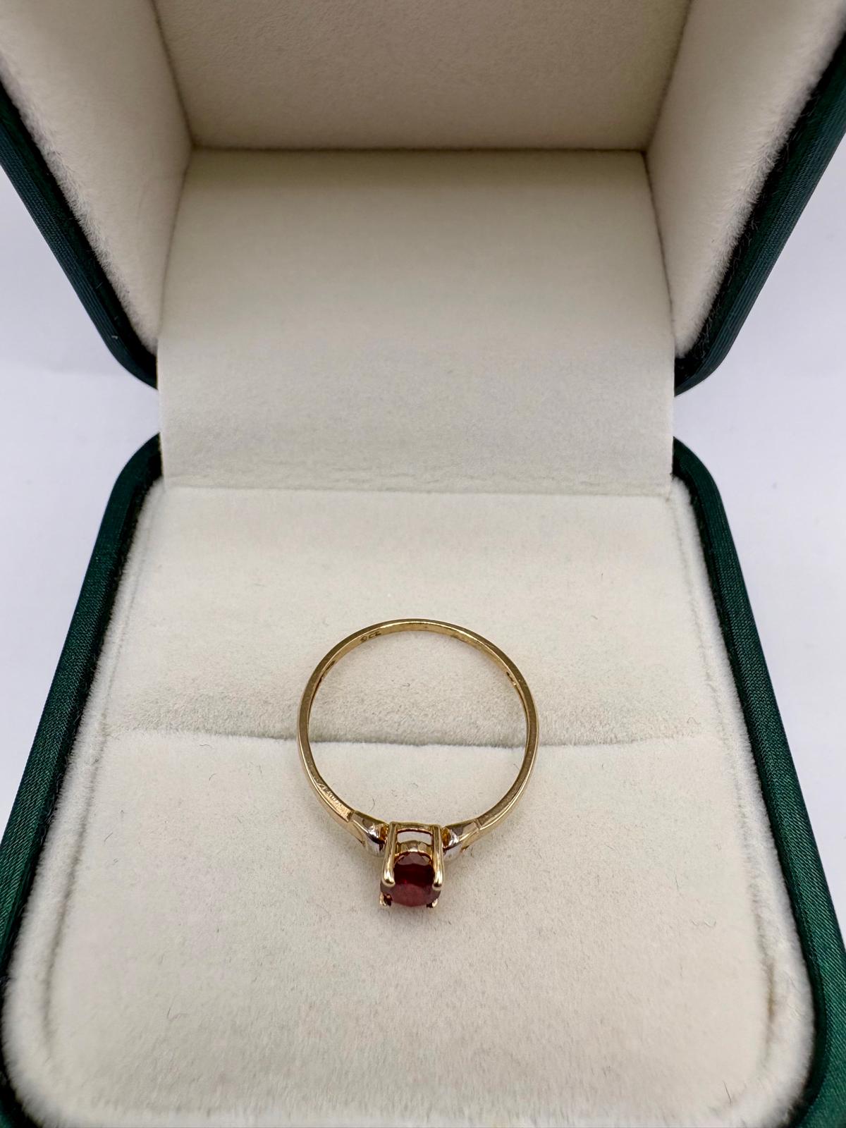 9ct gold garnet ring