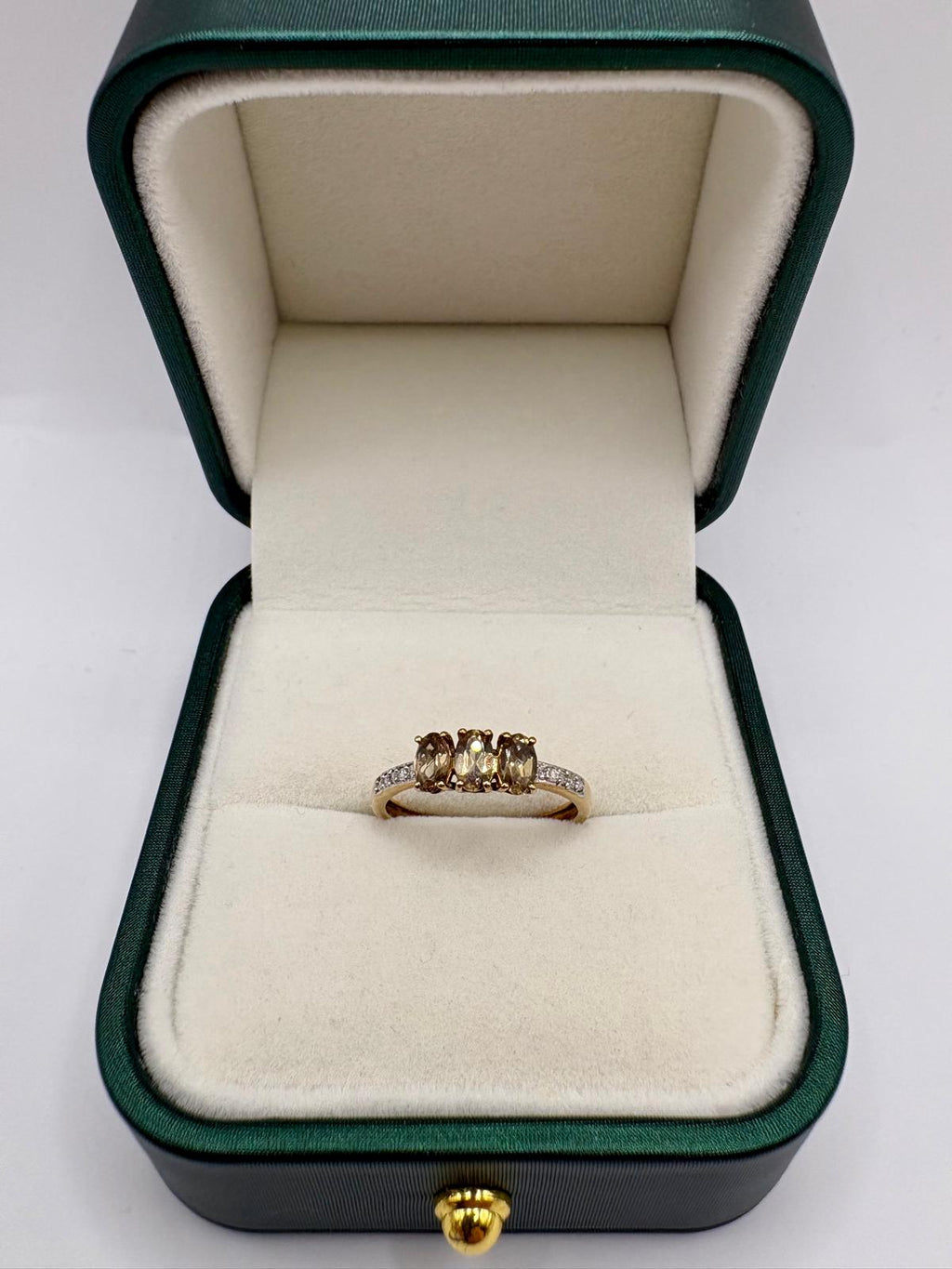 9ct gold quartz and diamond ring