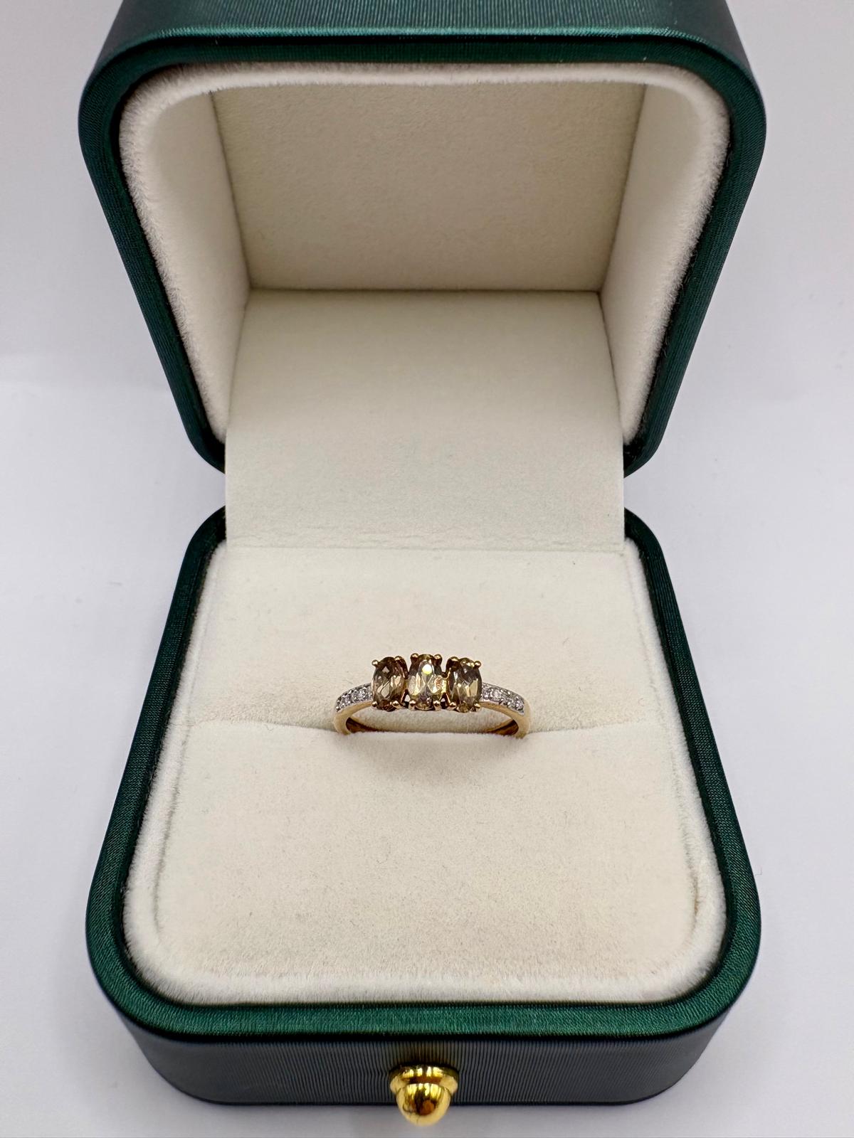 9ct gold quartz and diamond ring