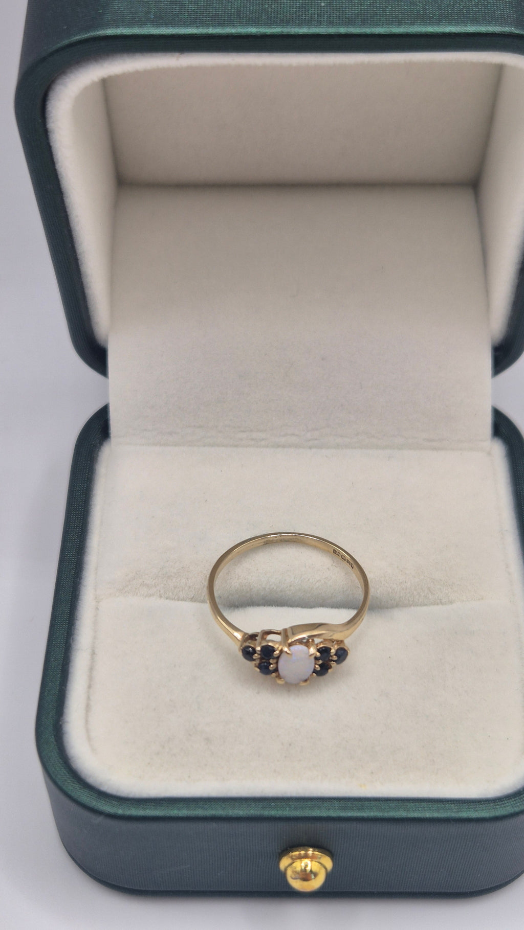 9ct gold opal and sapphire ring
