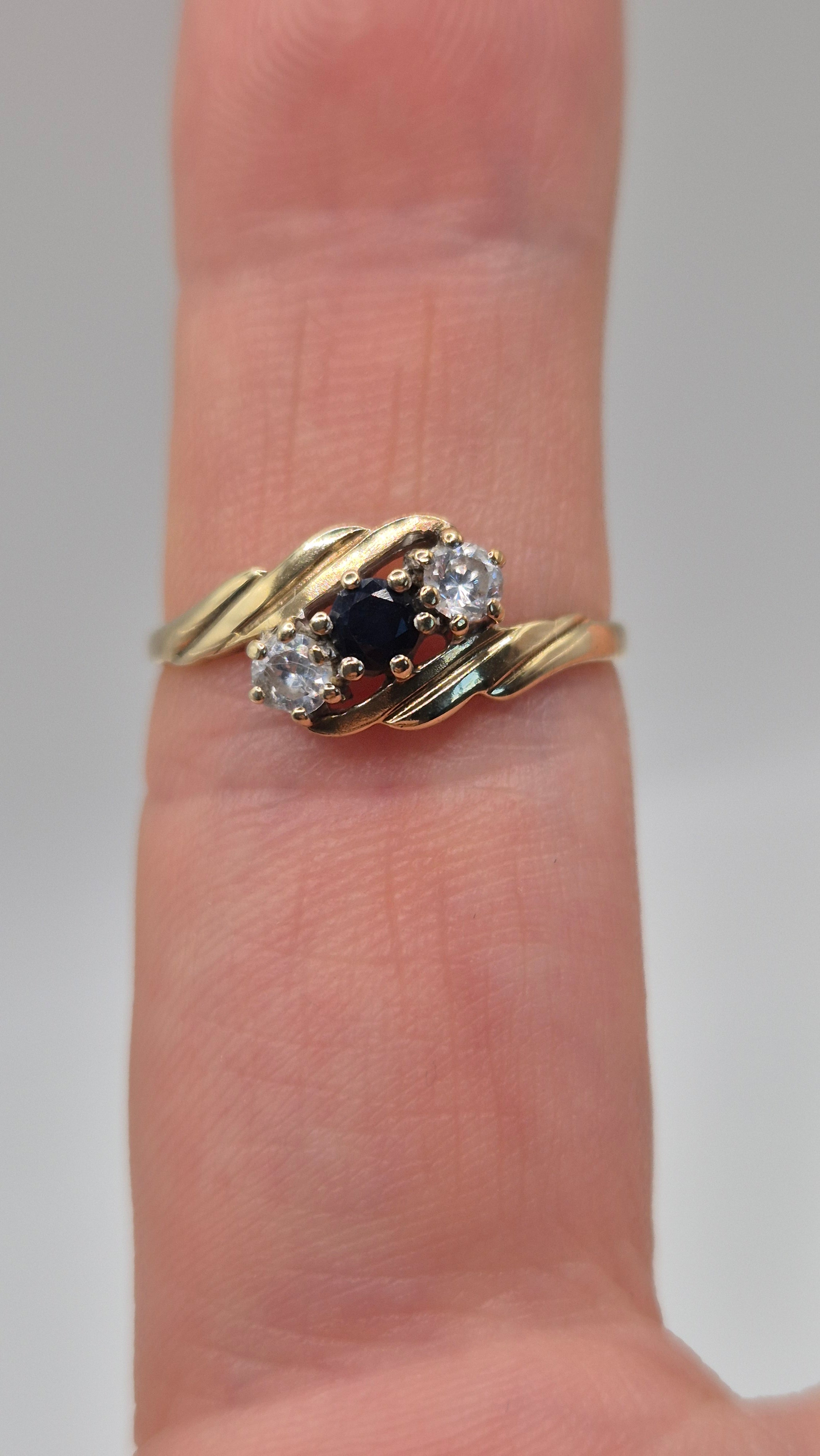 9ct gold sapphire and zircon ring