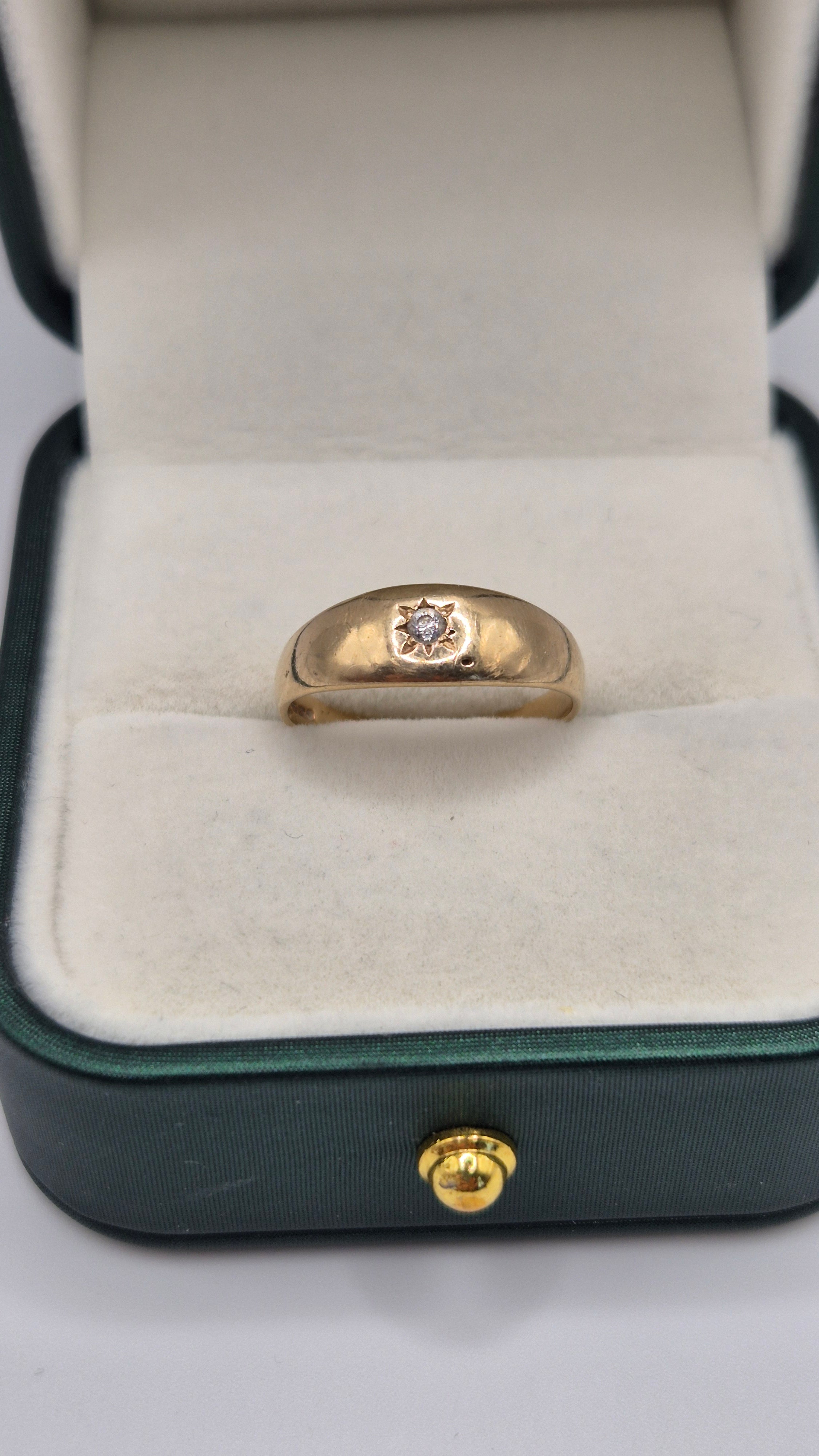 9ct gold cz gypsy ring