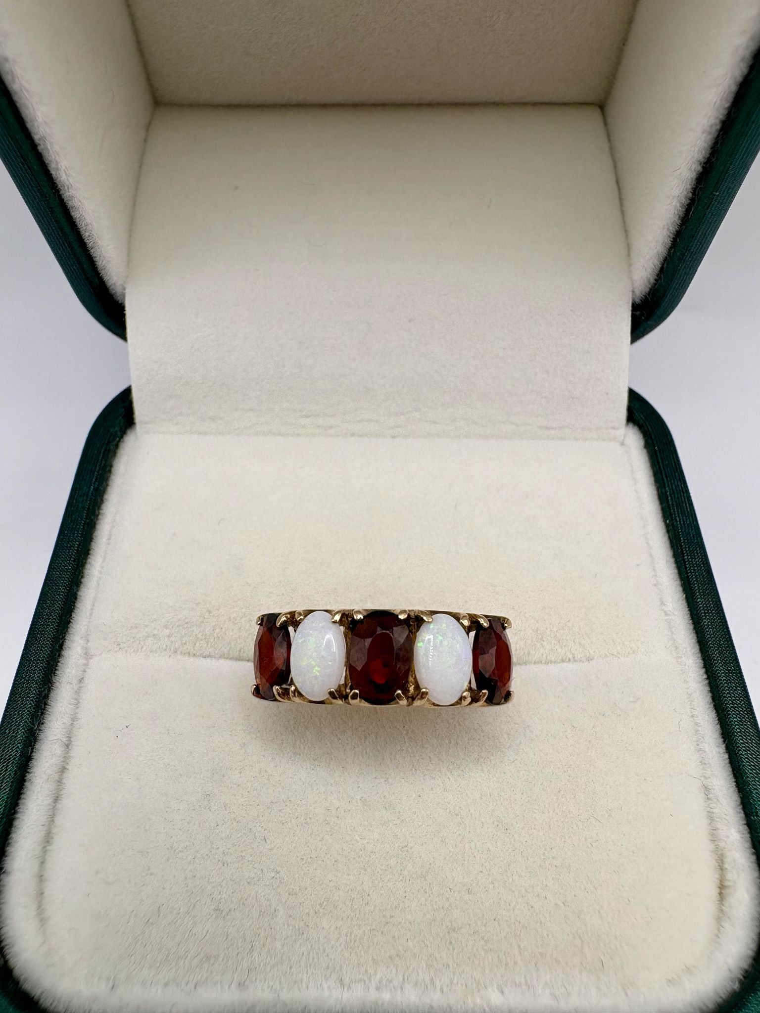 9ct gold garnet and opal ring