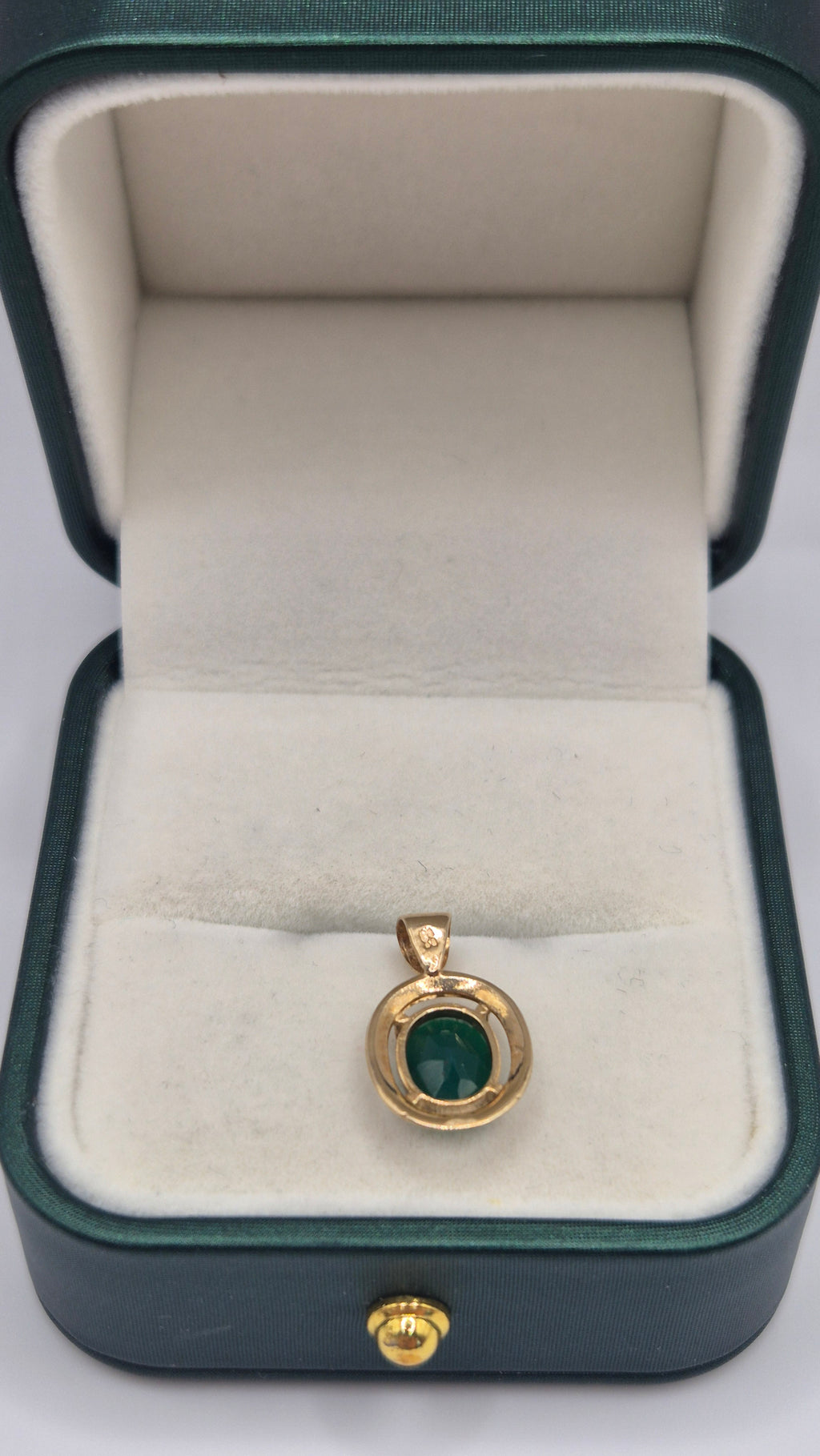 9ct gold green cz pendant
