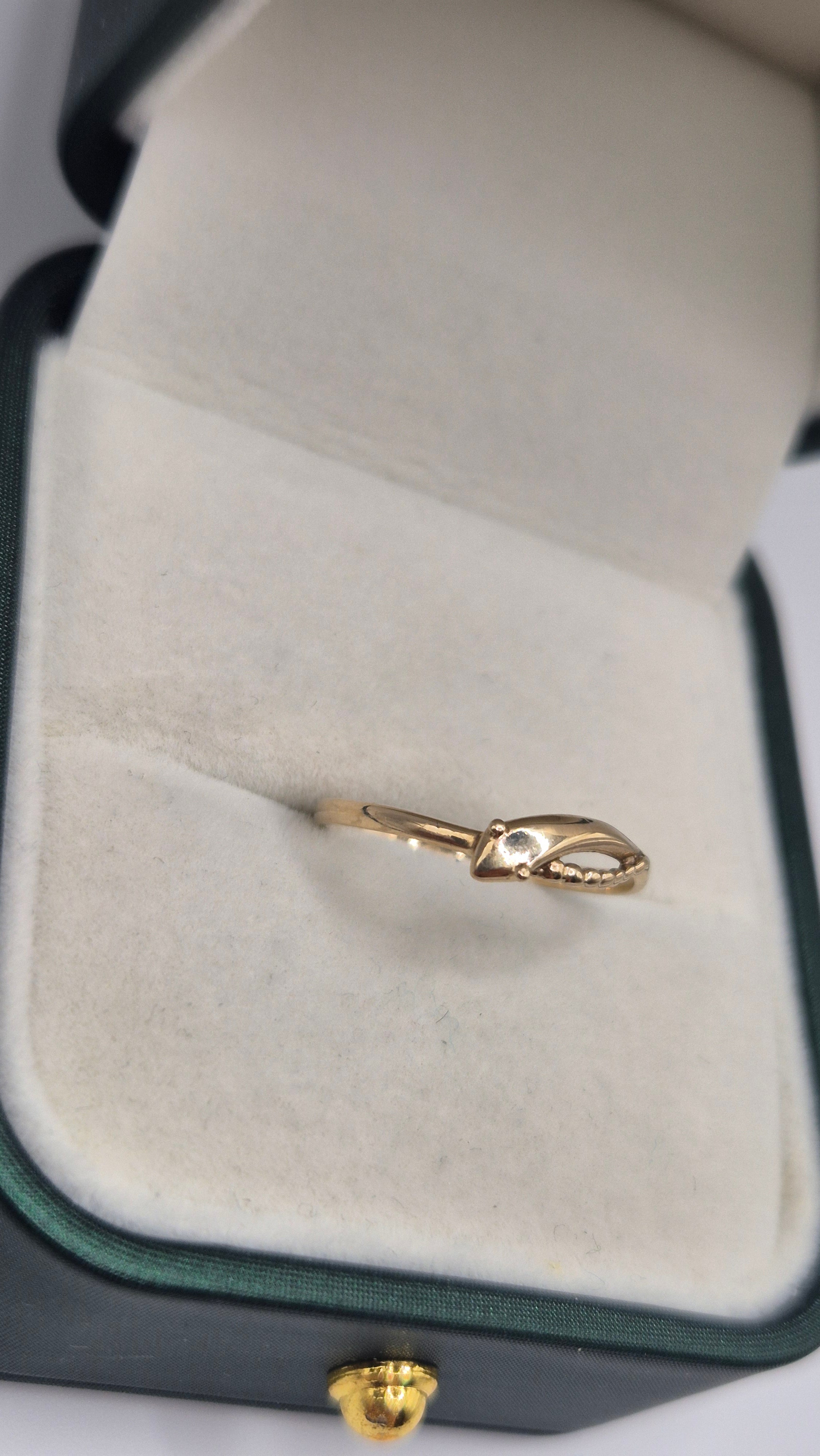 9ct gold snake ring