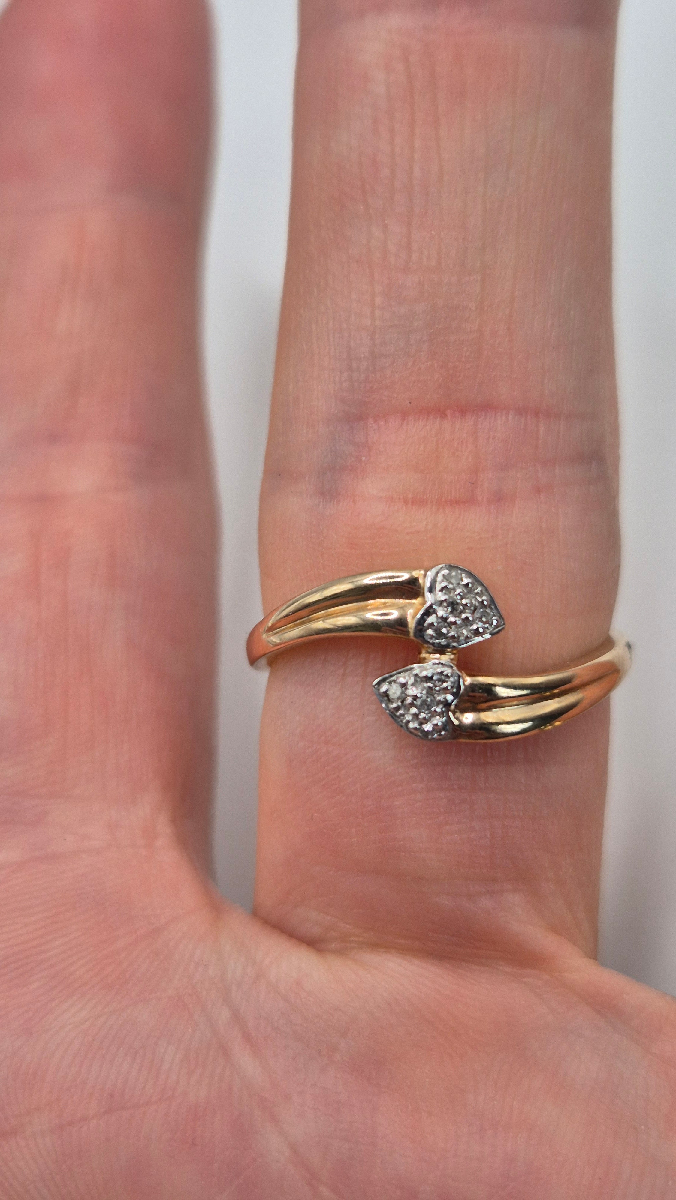 9ct gold heart diamond ring