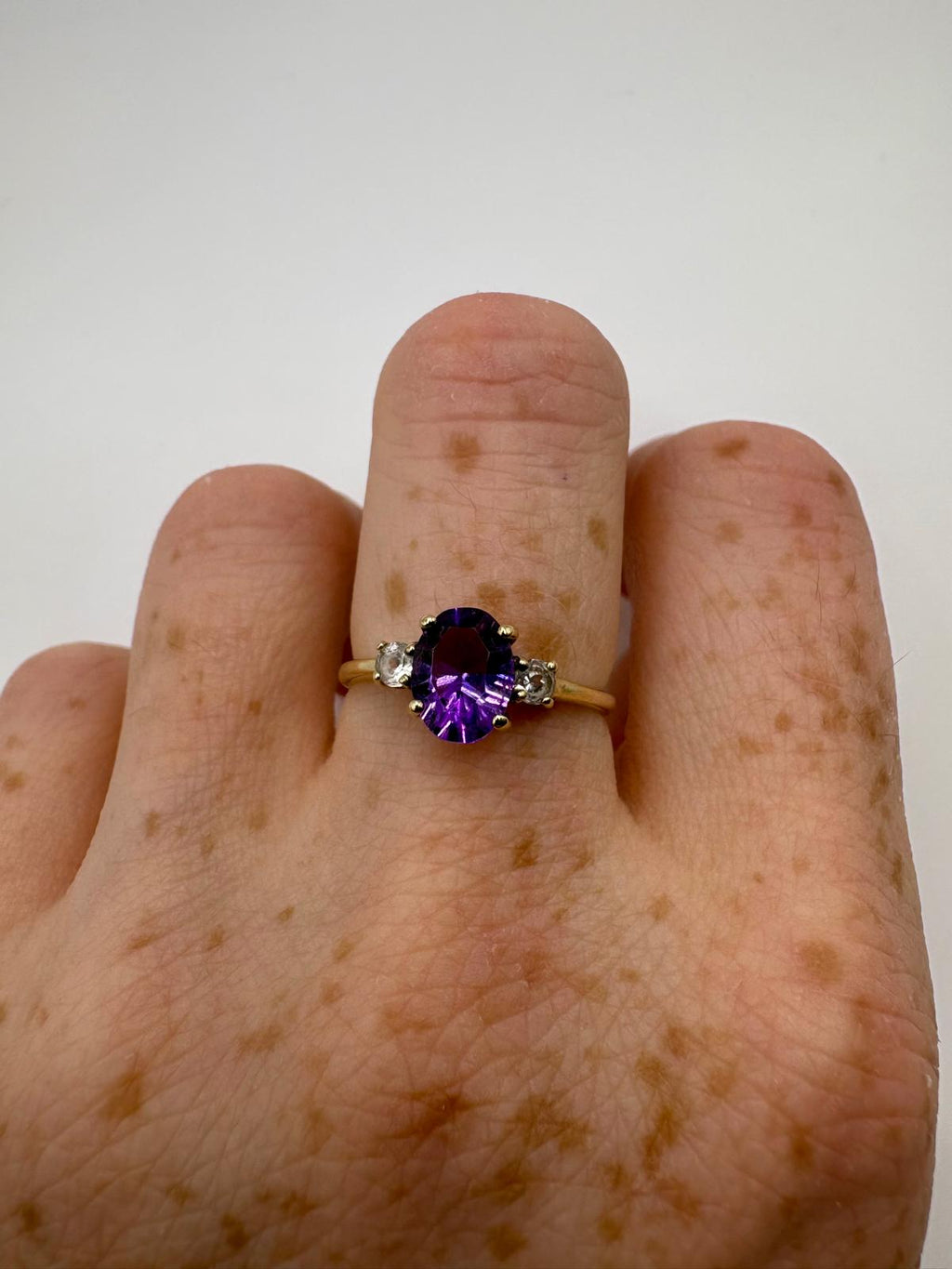 9ct gold amethyst and cz ring