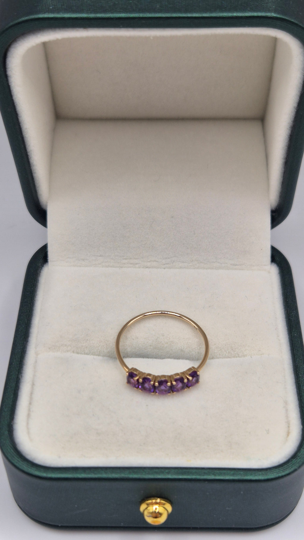 9ct gold amethyst ring