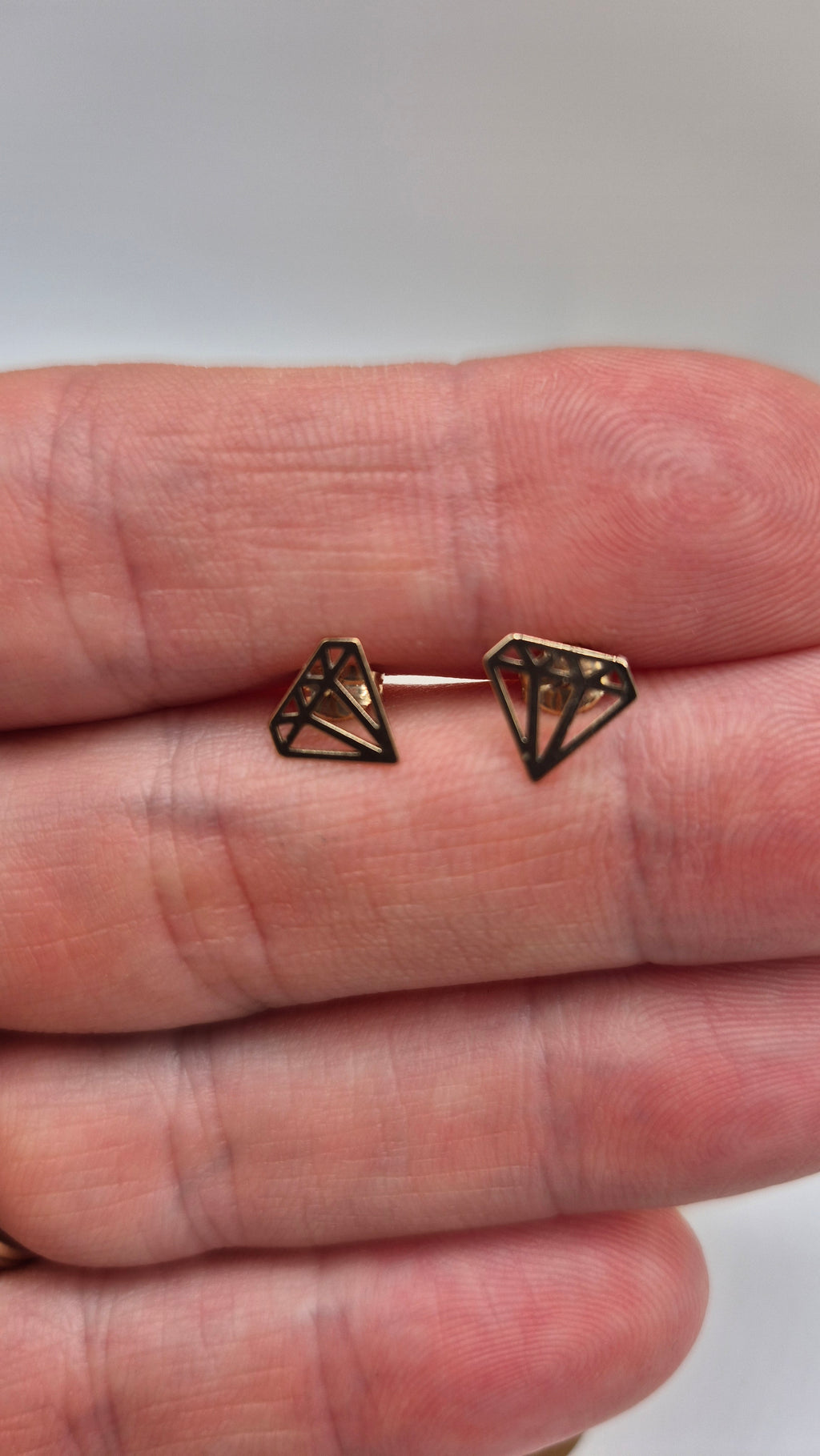 9ct gold diamond shaped earrings