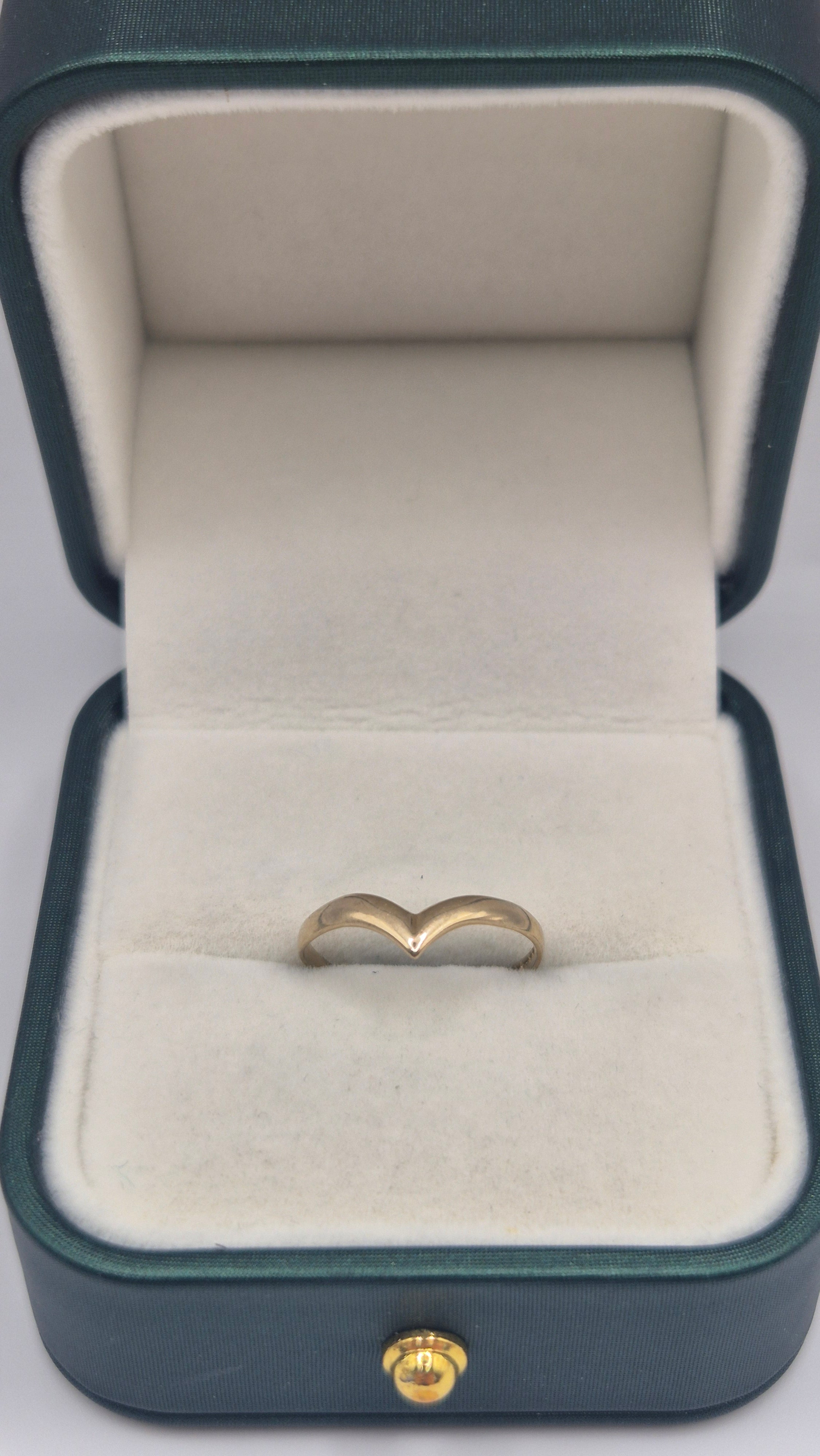 9ct gold wishbone ring