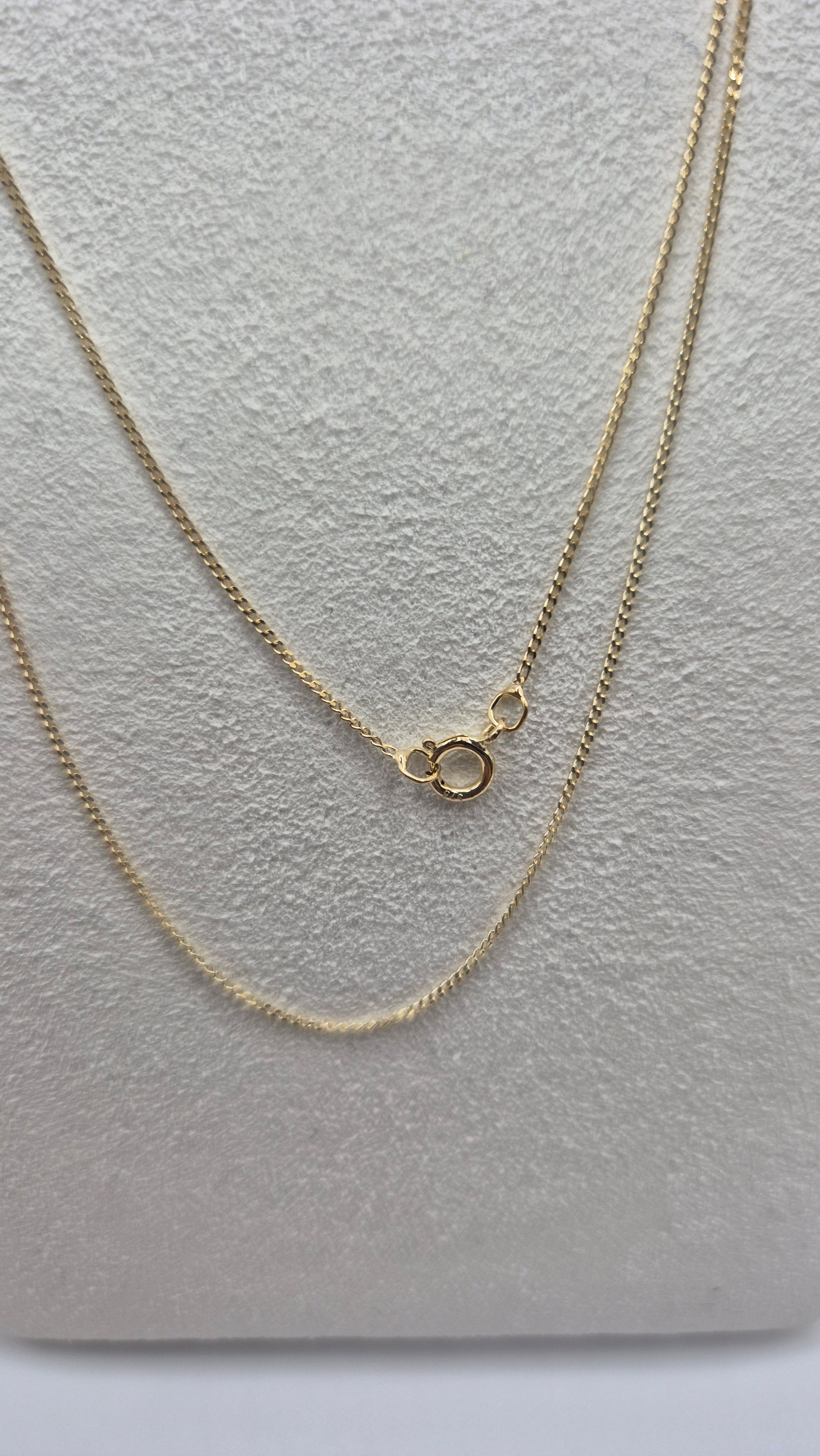 9ct gold 18 inch curb chain (3)