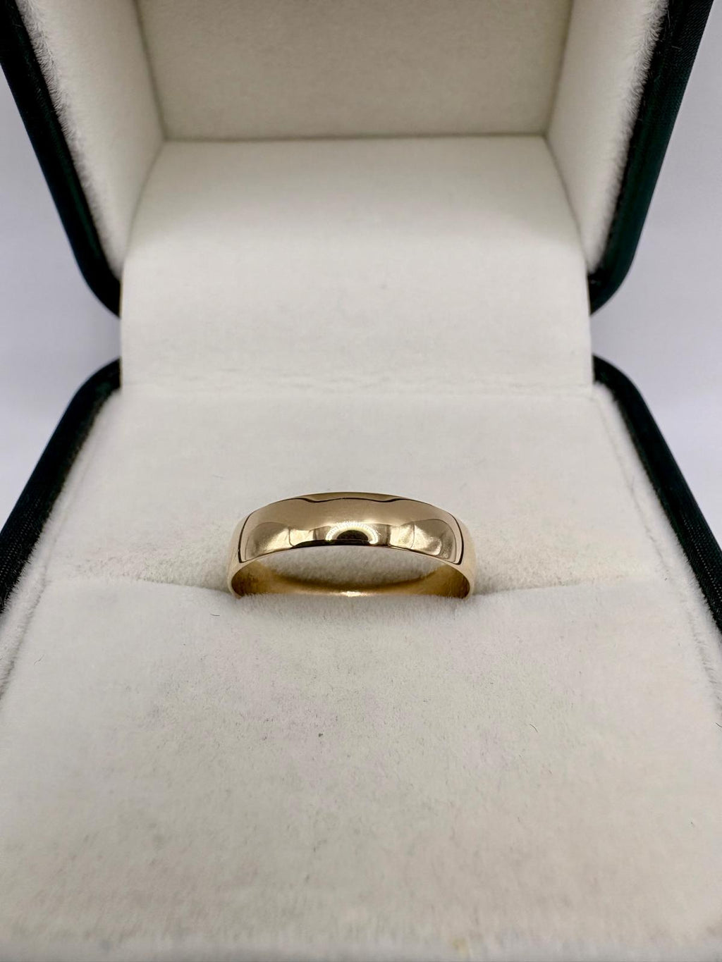 9ct gold band ring