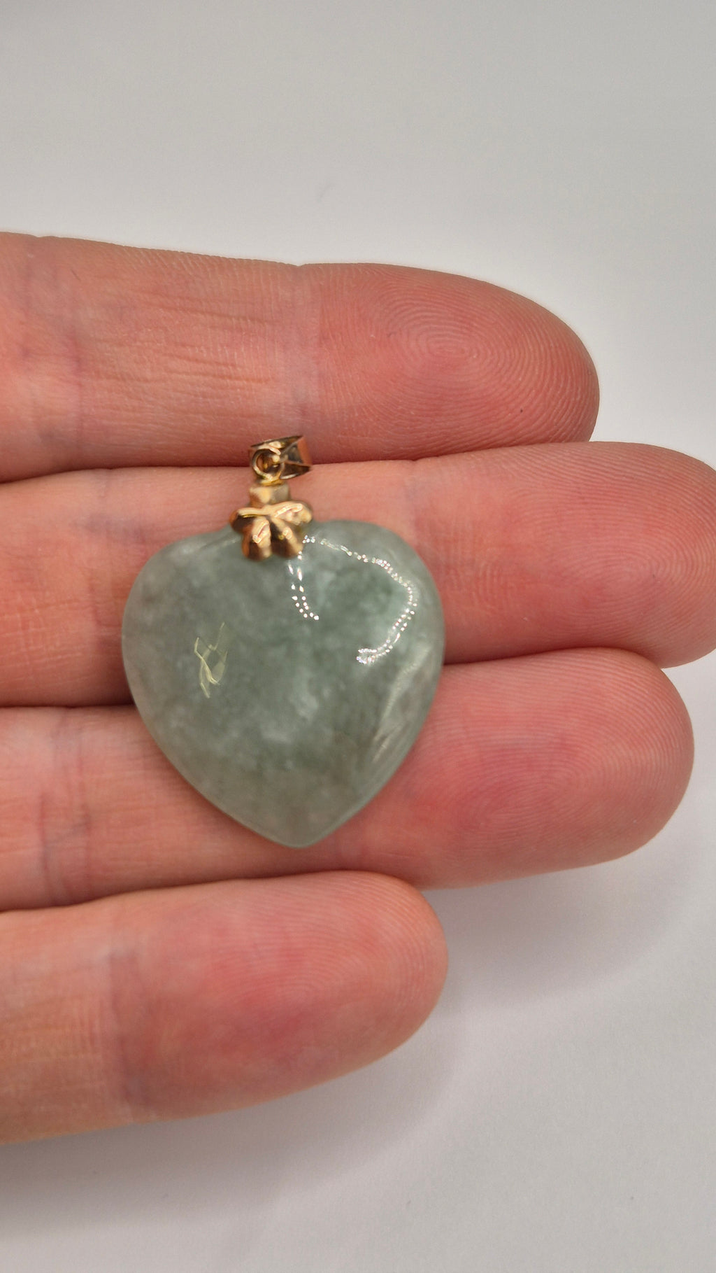 9ct gold jade heart pendant