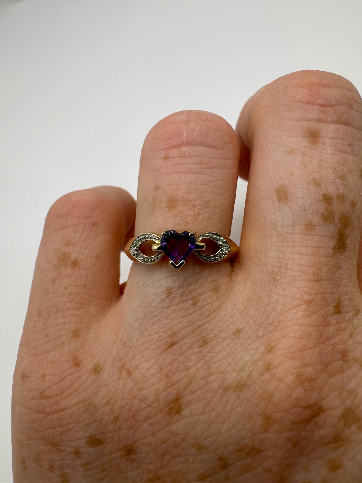 9ct gold heart amethyst and diamond ring