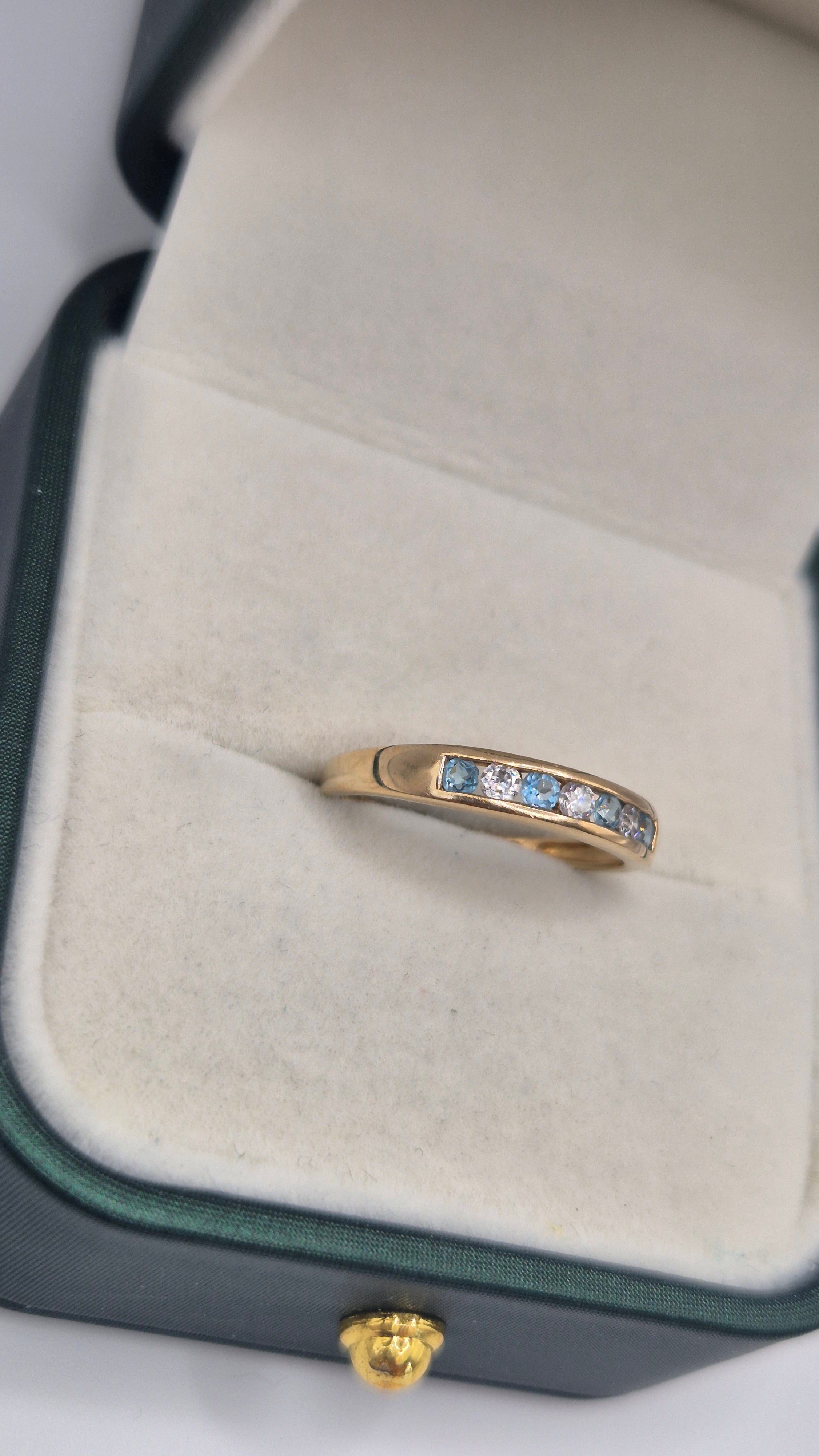 9ct gold aquamarine and cz ring