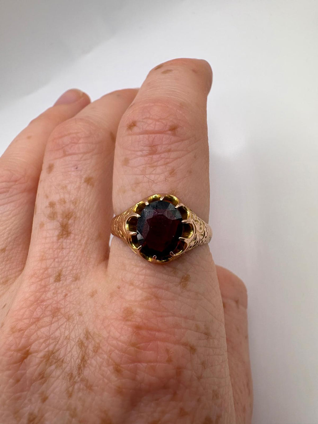9ct rose gold heavy gypsy ring loose but secure in setting