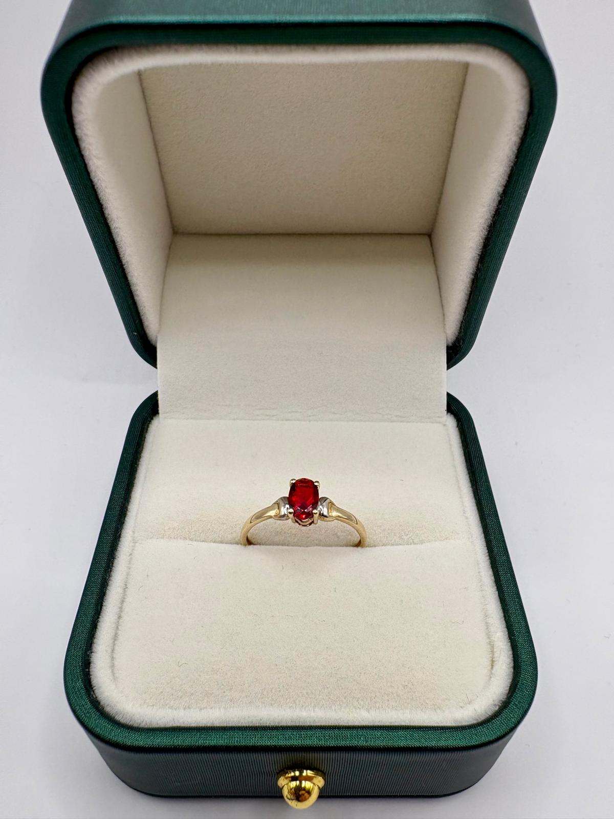 9ct gold garnet ring