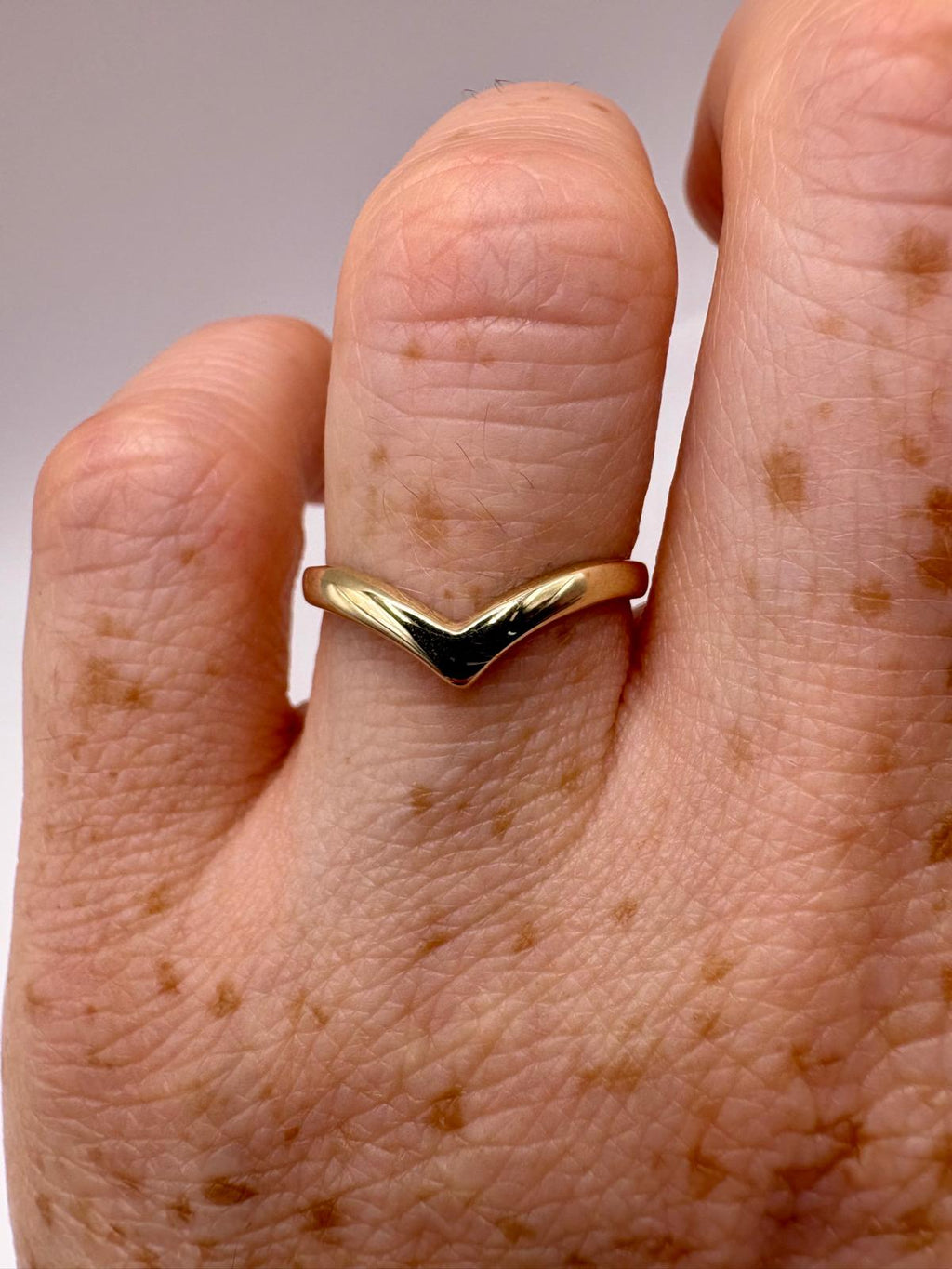 9ct gold wishbone ring