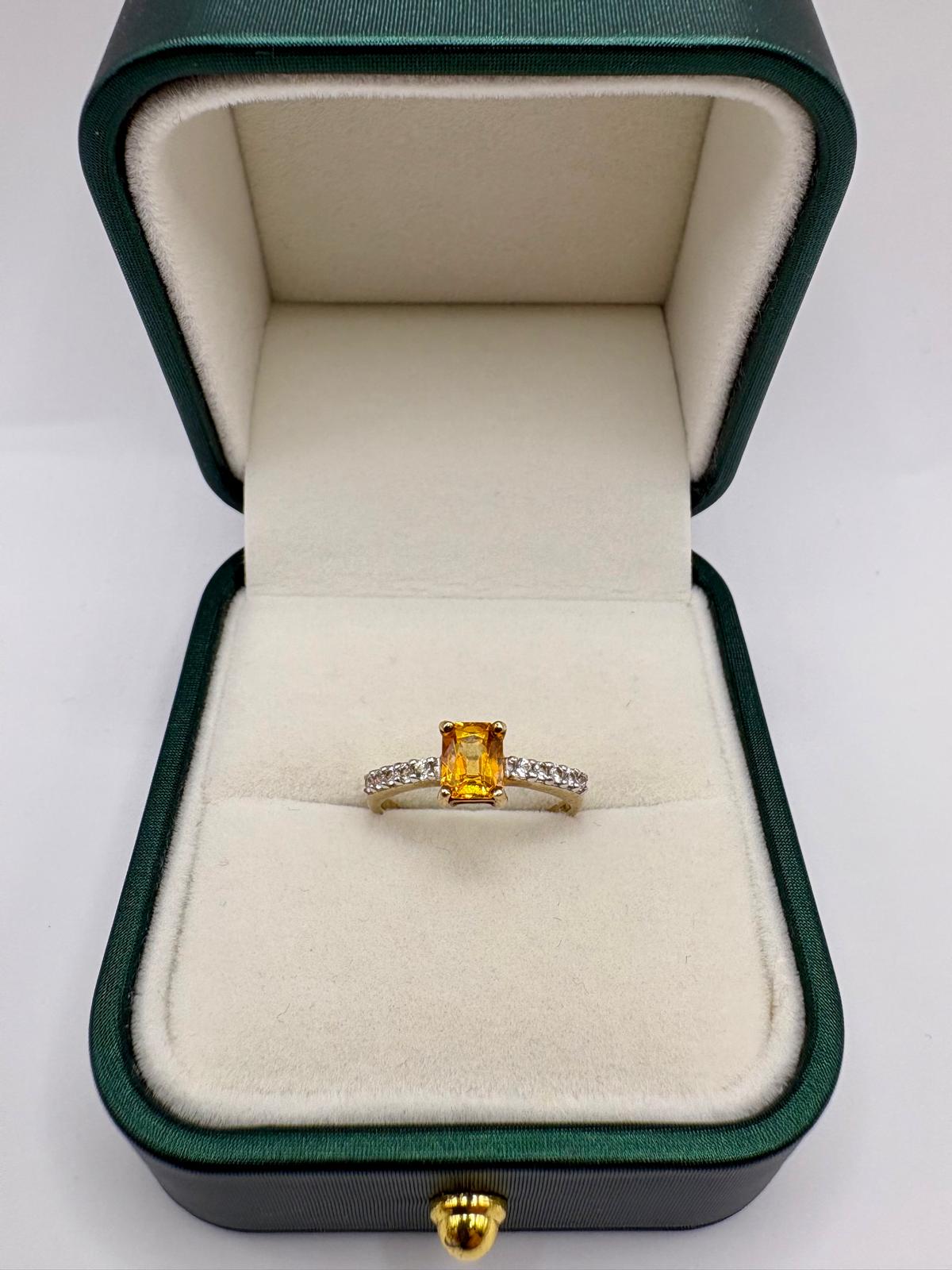 9ct gold Citrine and zircon