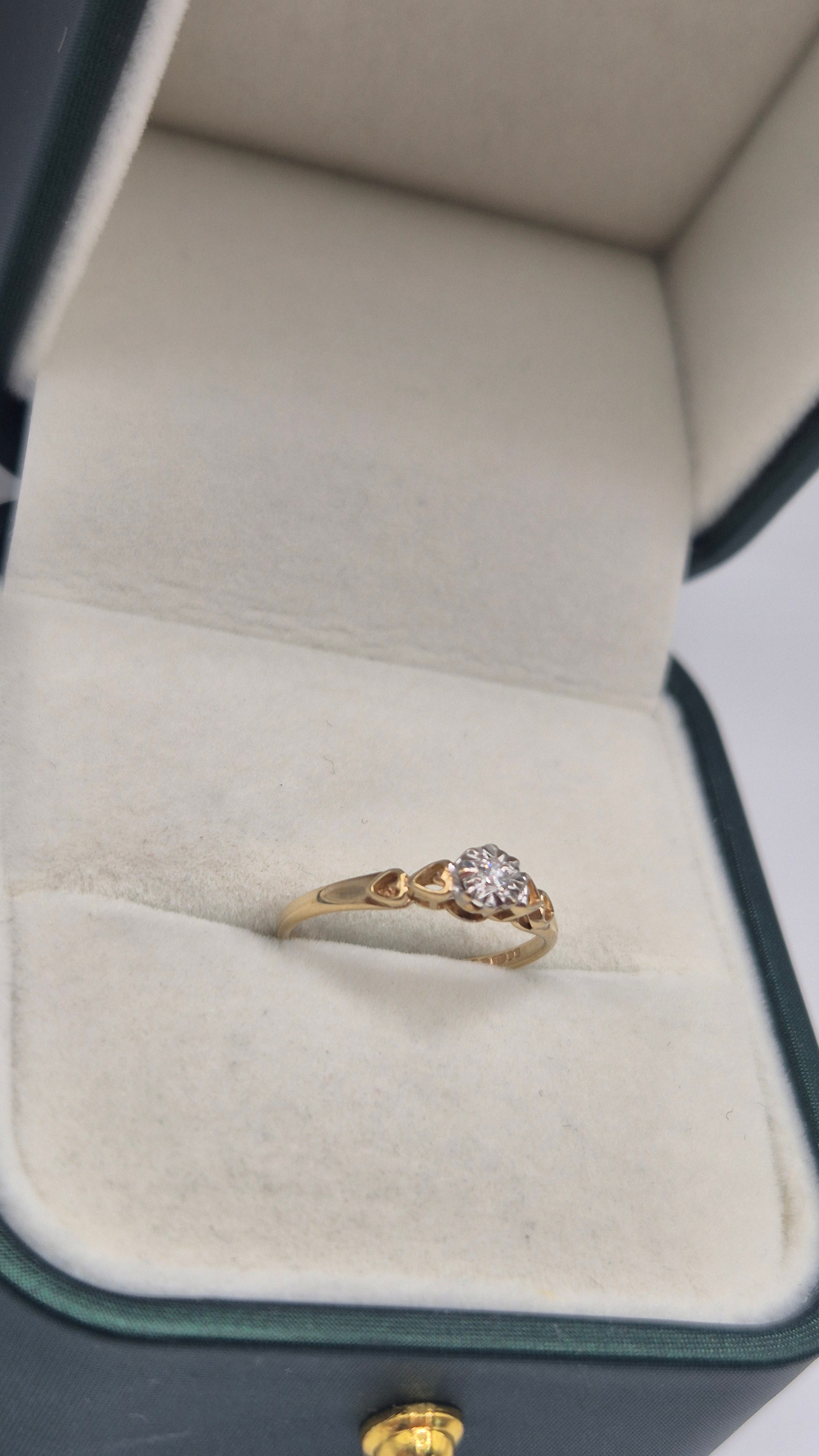 9ct gold diamond heart ring