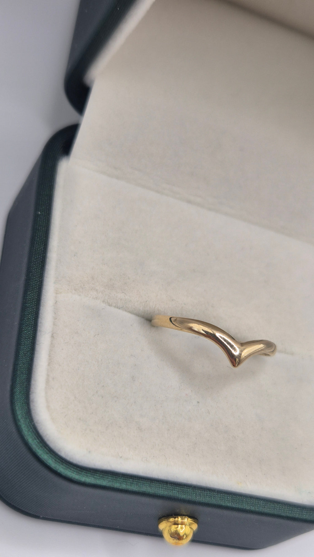 9ct gold wishbone ring
