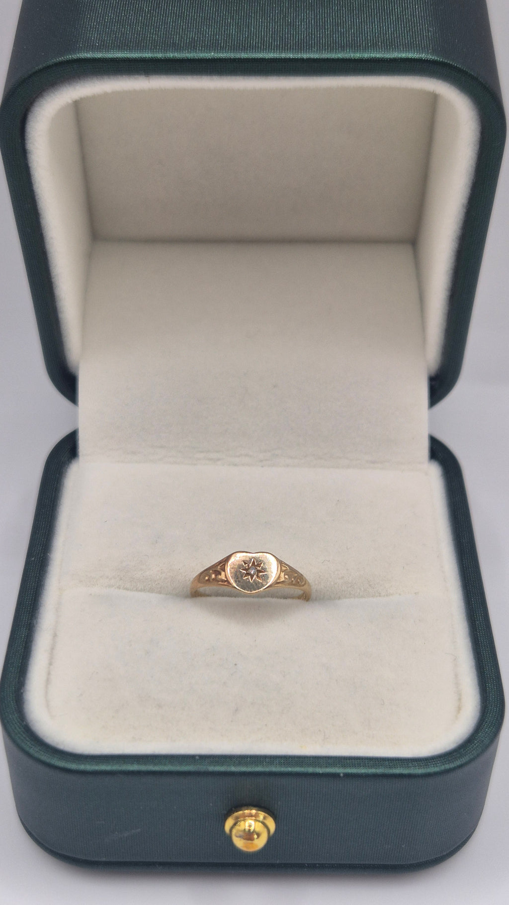 9ct gold diamond heart signet ring