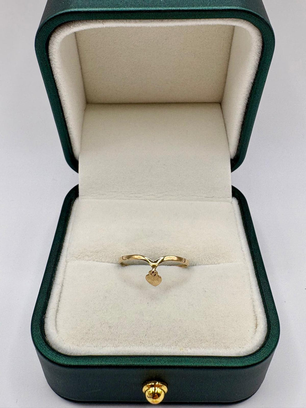 9ct gold heart wishbone ring