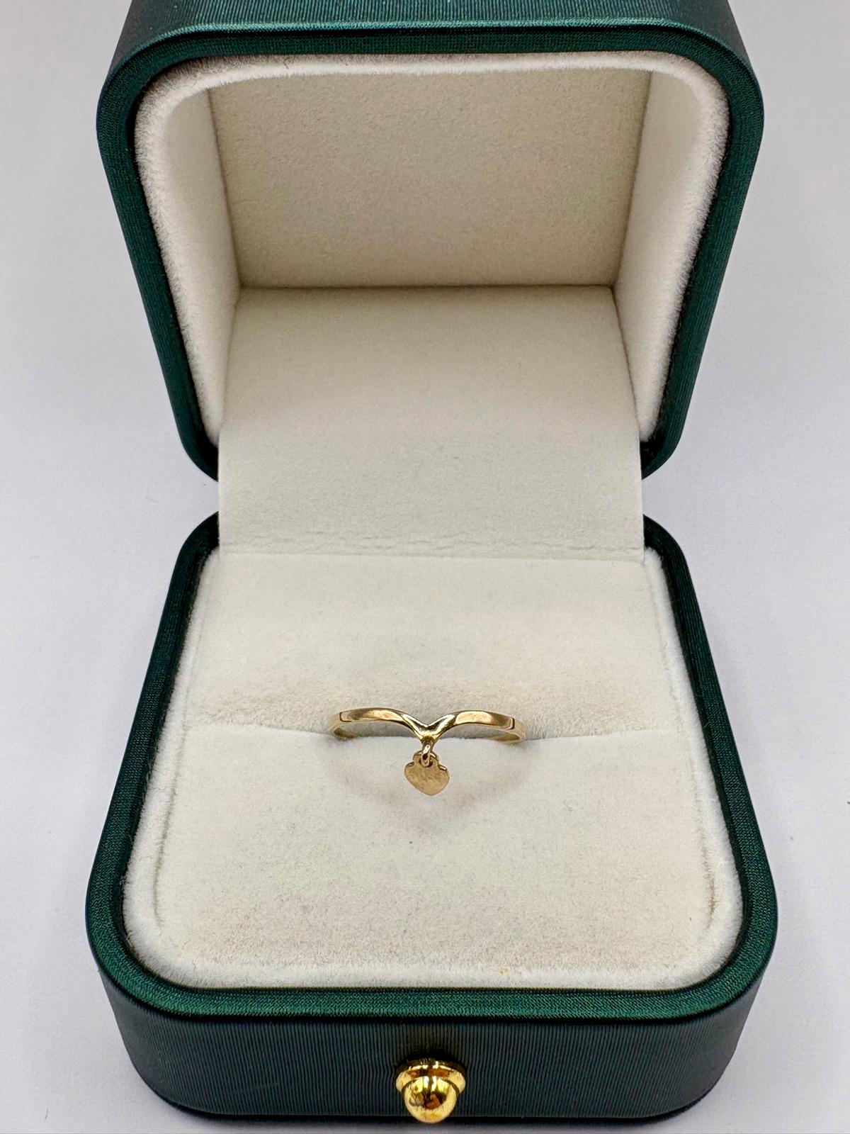 9ct gold heart wishbone ring
