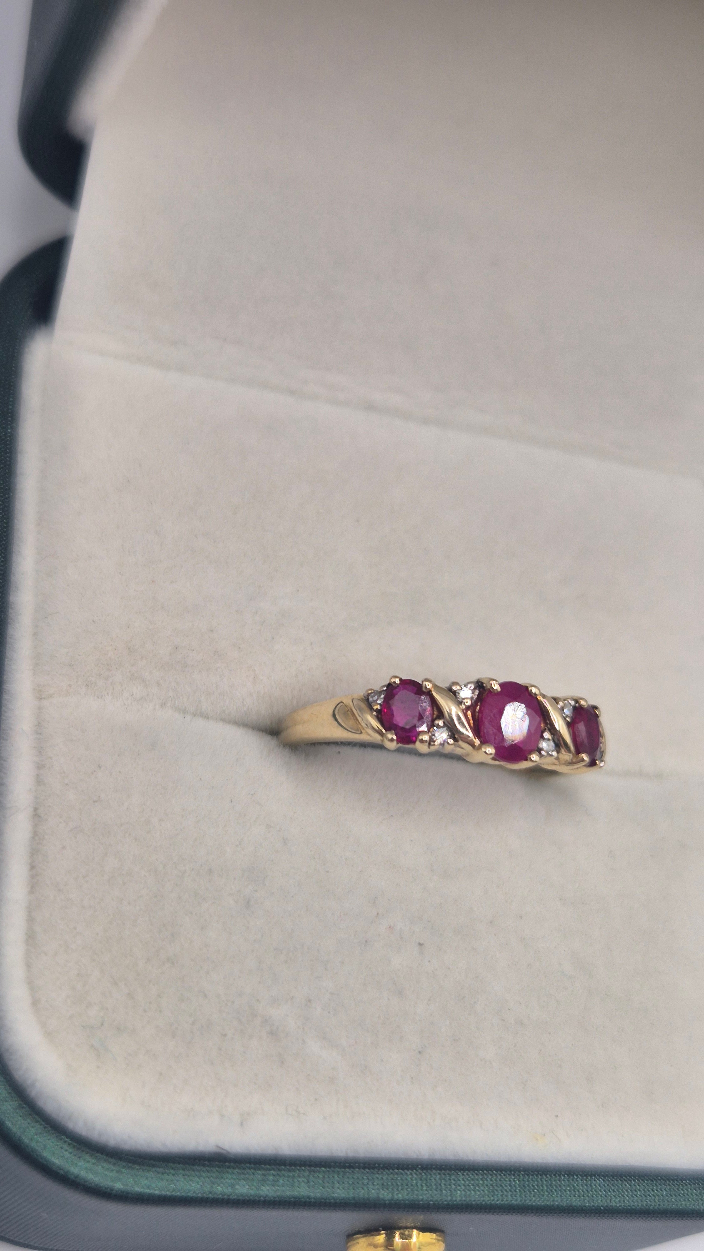 9ct ruby and diamond ring