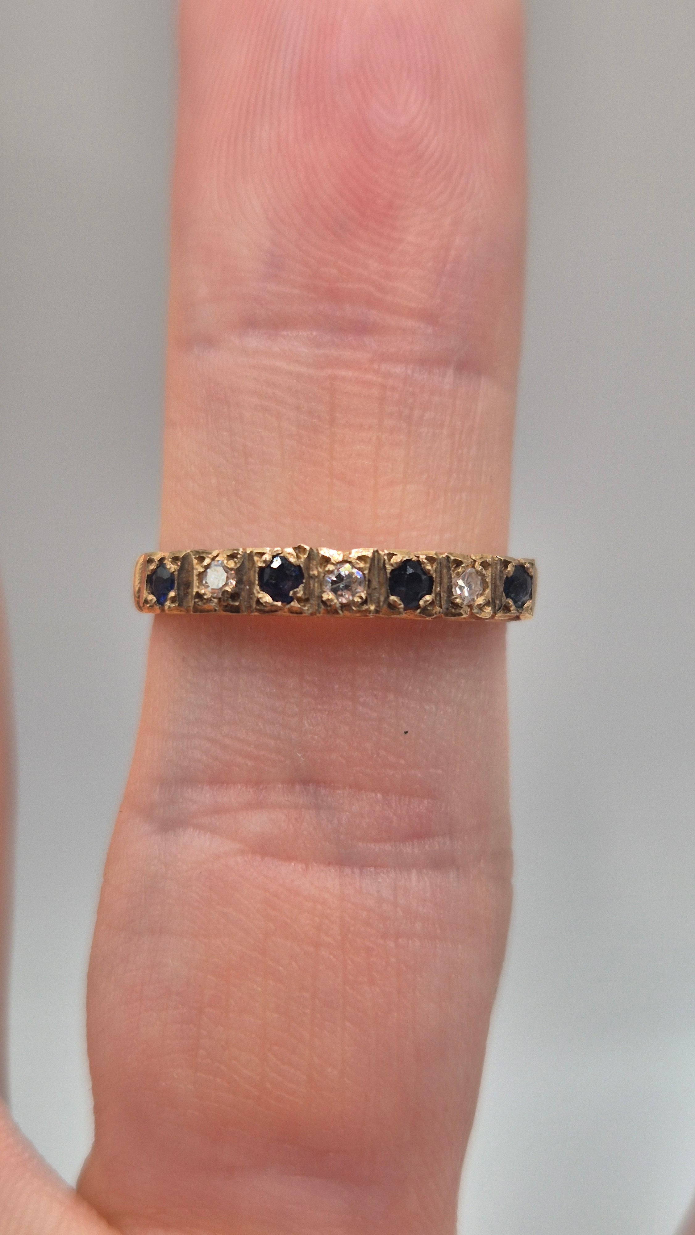 9ct gold sapphire and diamond ring