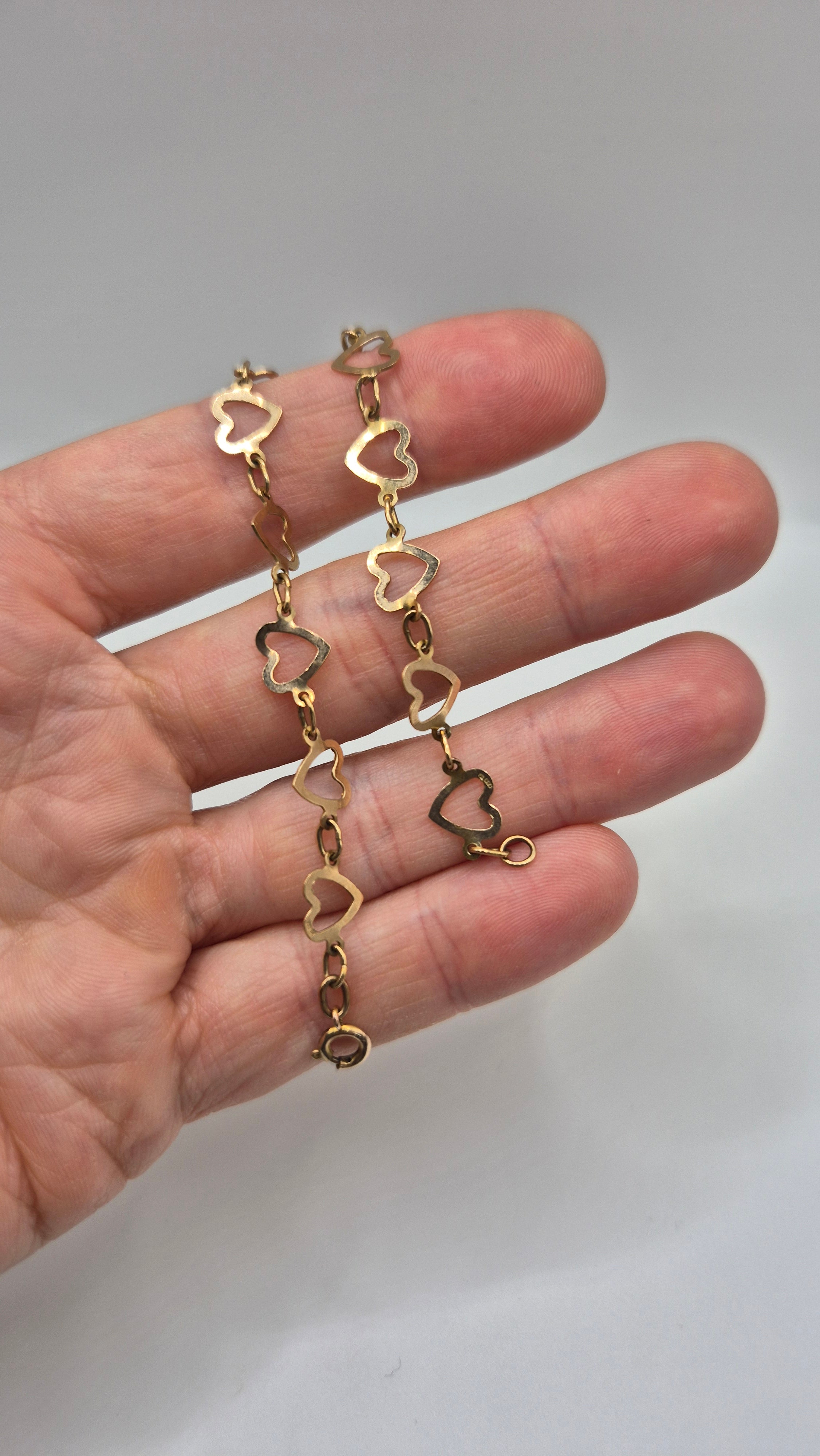 9ct gold heart bracelet