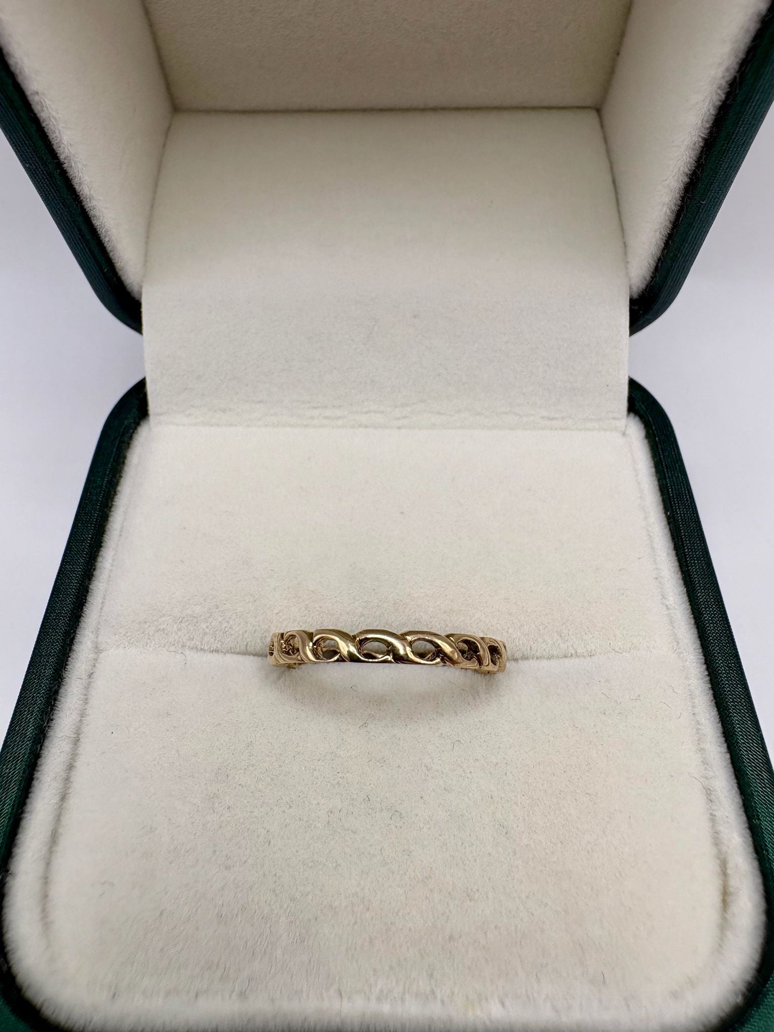 9ct gold ring