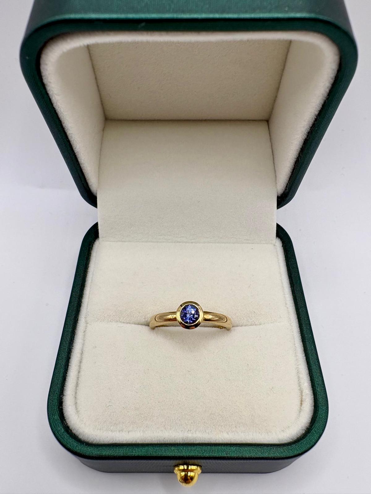 9ct gold tanzanite ring