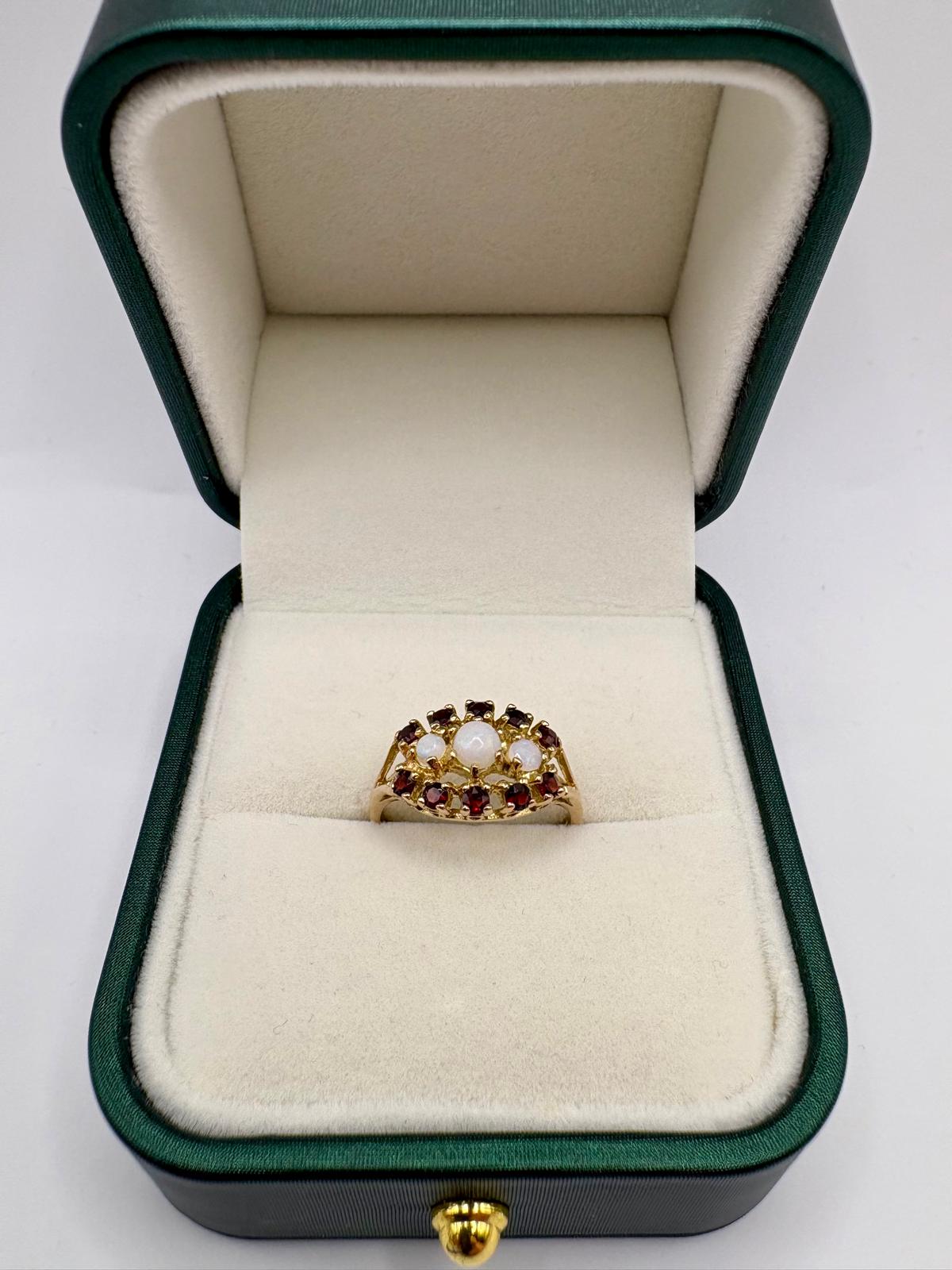 9ct gold garnet and opal ring