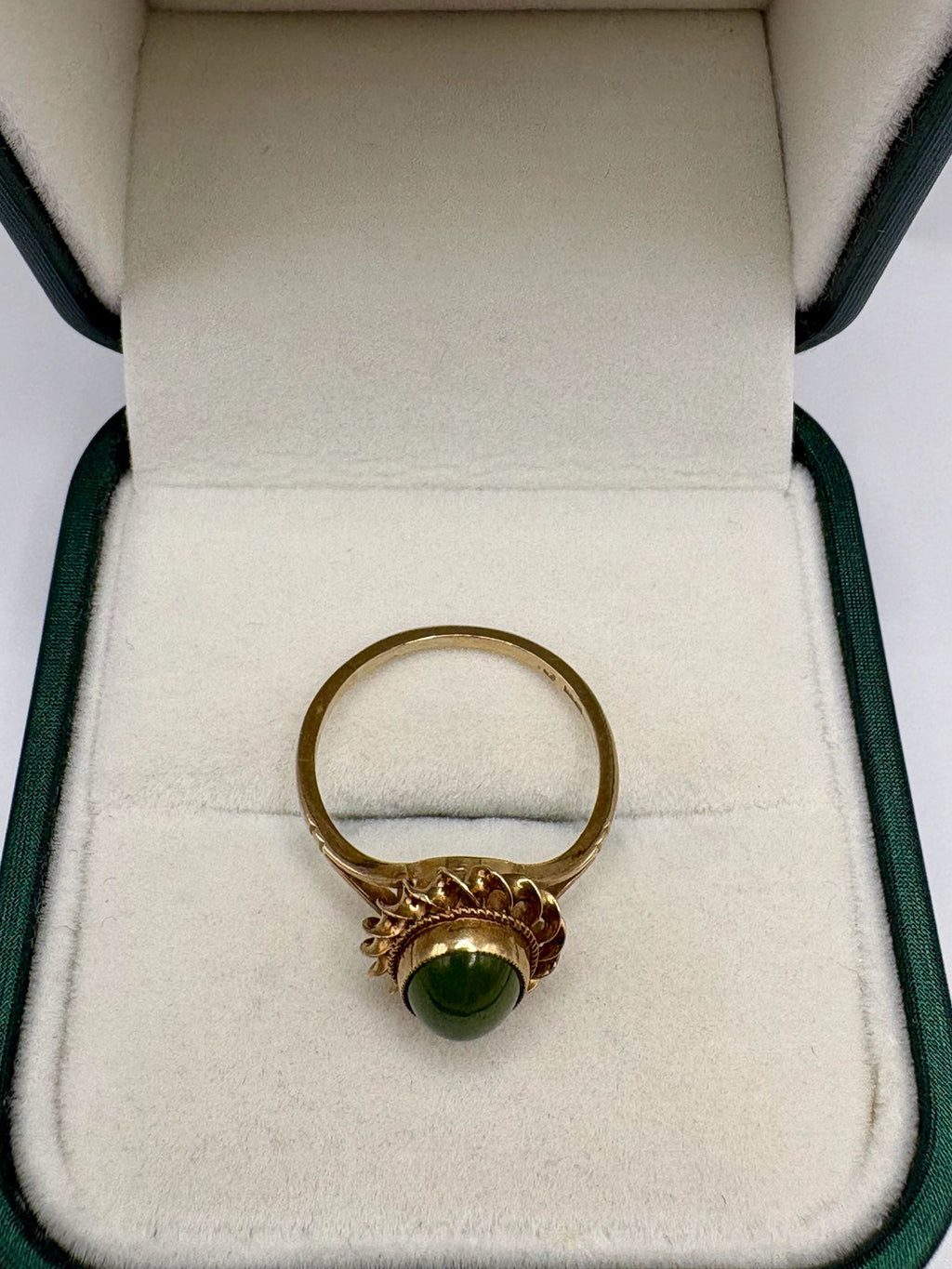 9ct gold jade ring
