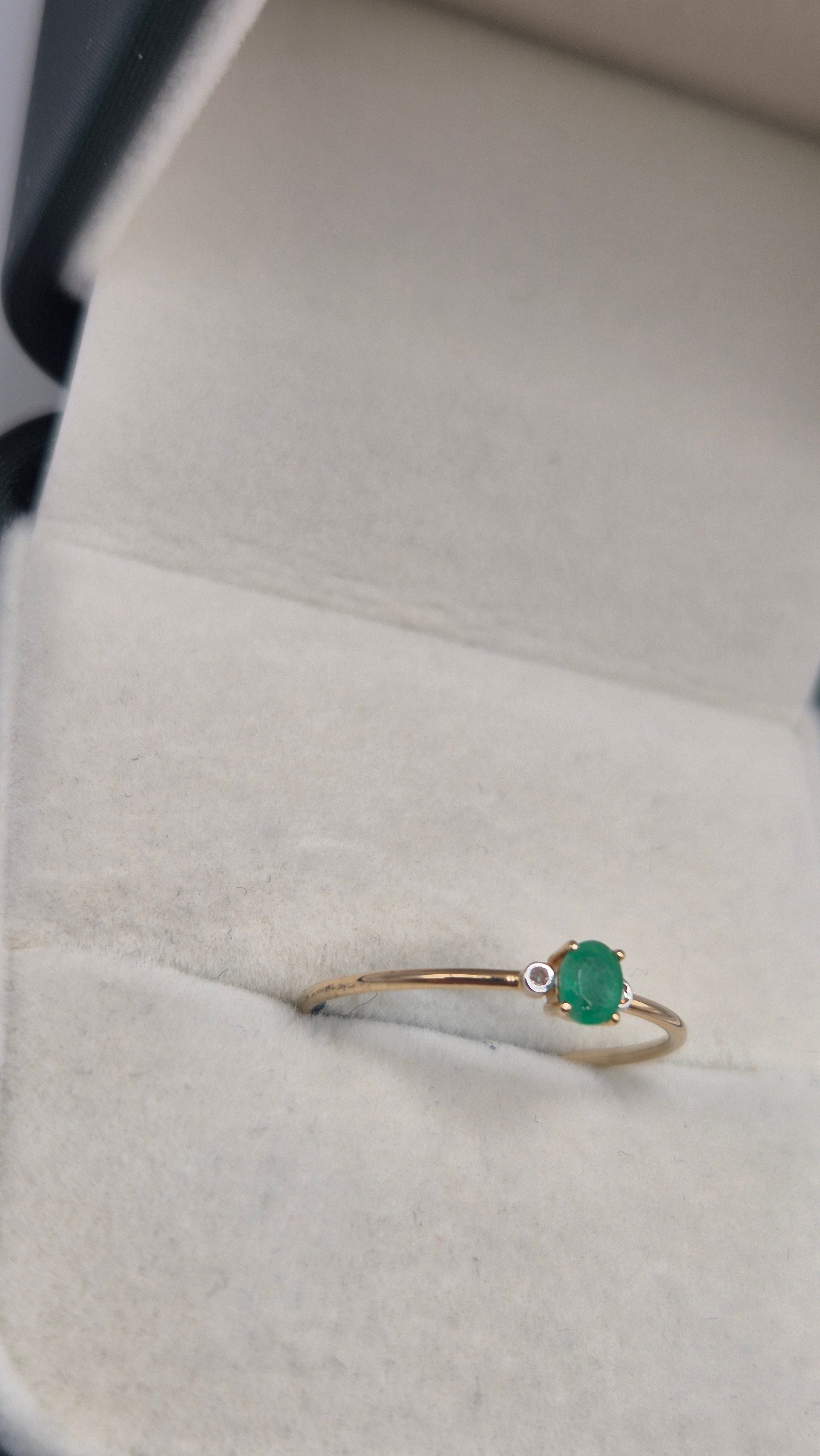 9ct gold diamond and emerald ring