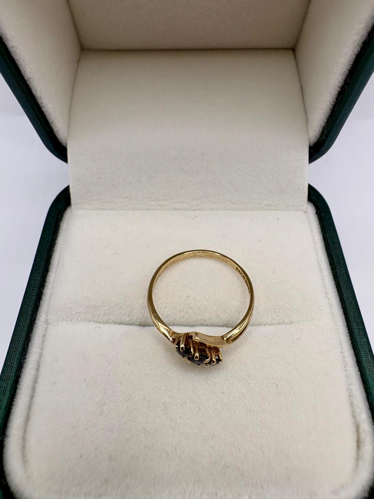 9ct gold sapphire ring