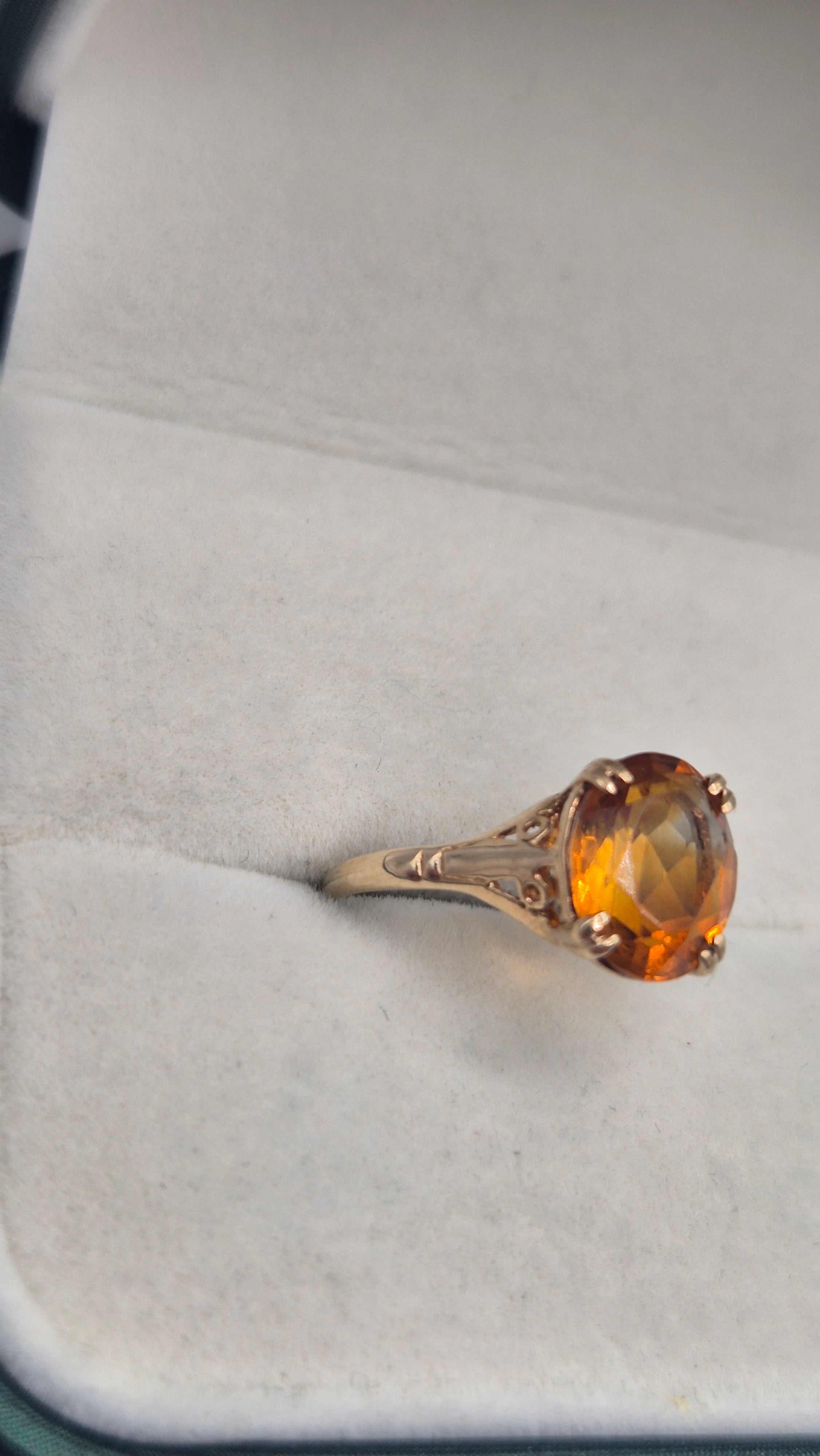 9ct gold citrine ring