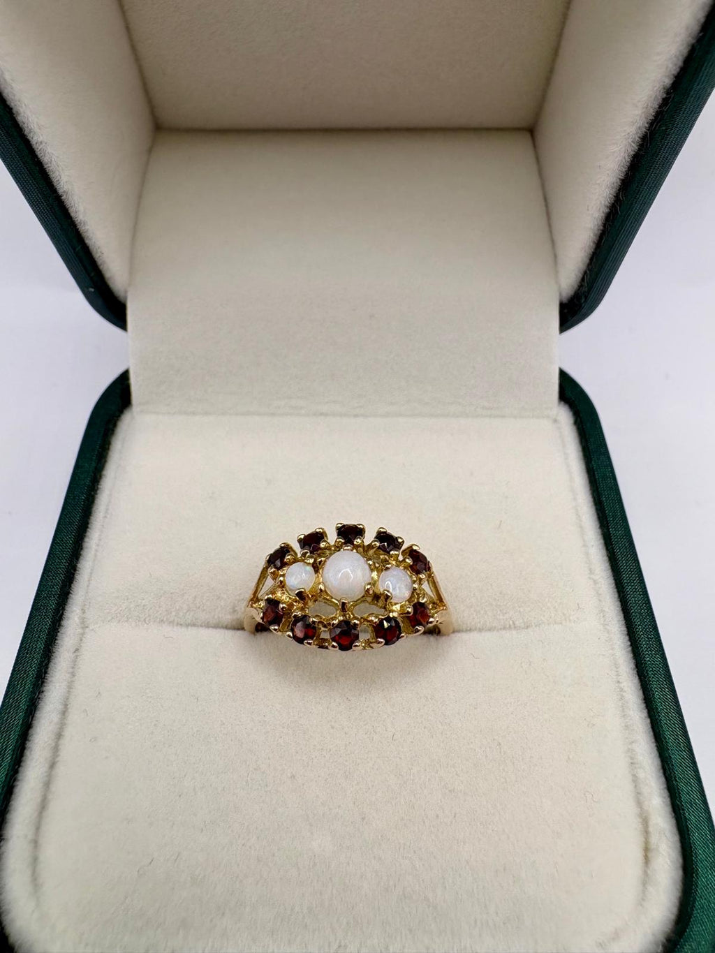 9ct gold garnet and opal ring